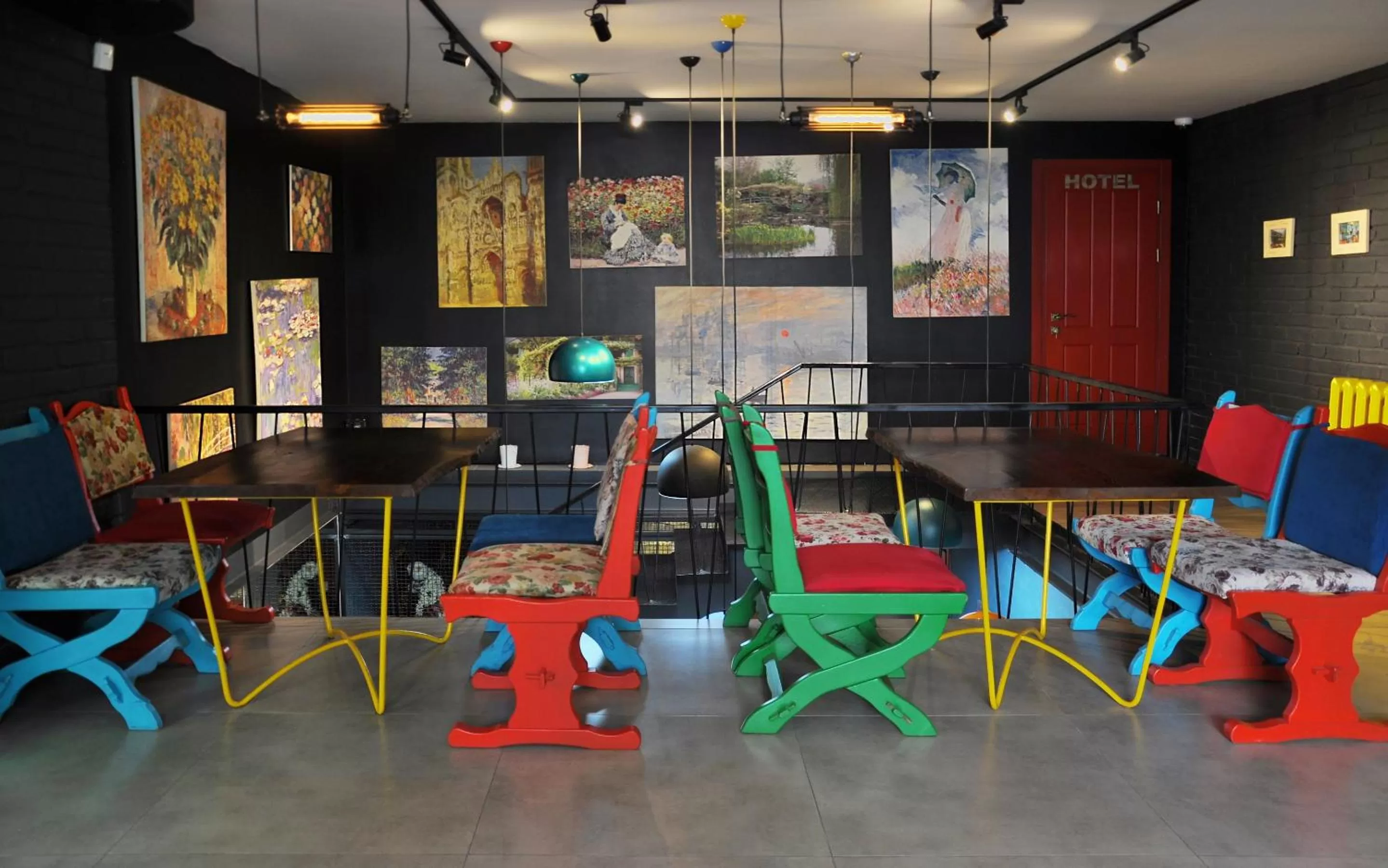 Restaurant/places to eat in Art Hotel Claude Monet