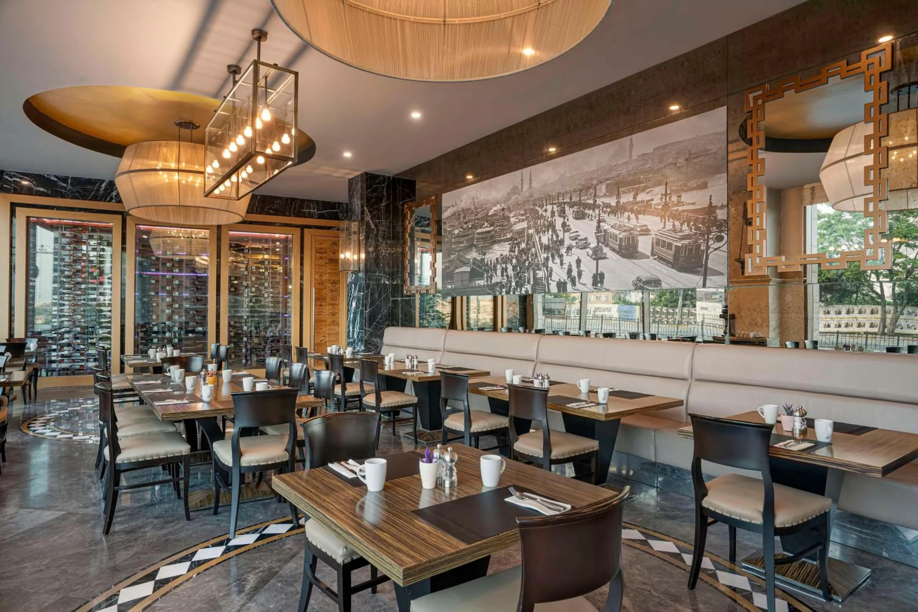 Restaurant/places to eat in Radisson Blu Hotel Istanbul Pera