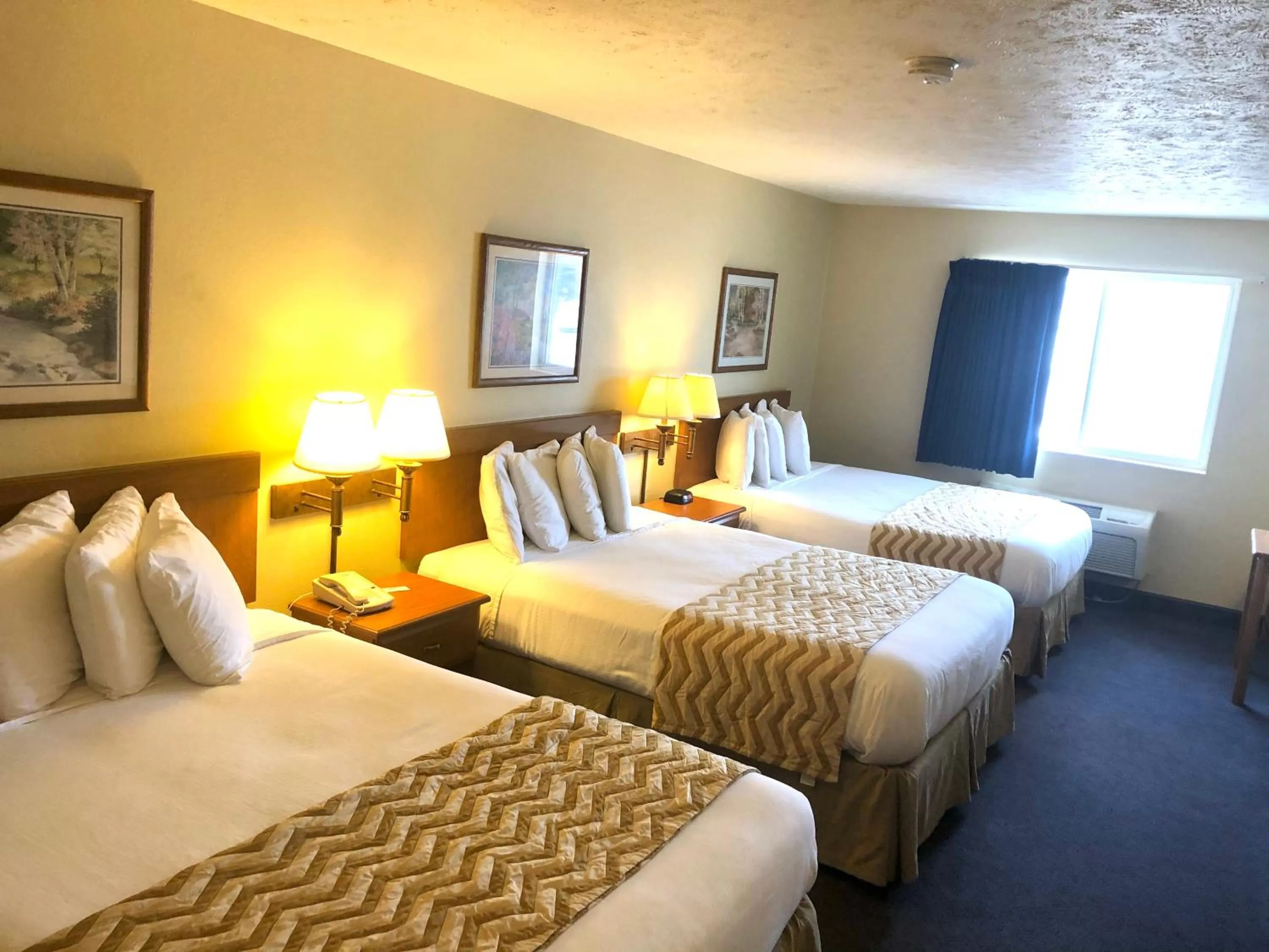 Photo of the whole room, Bed in Travelodge by Wyndham Grand Island