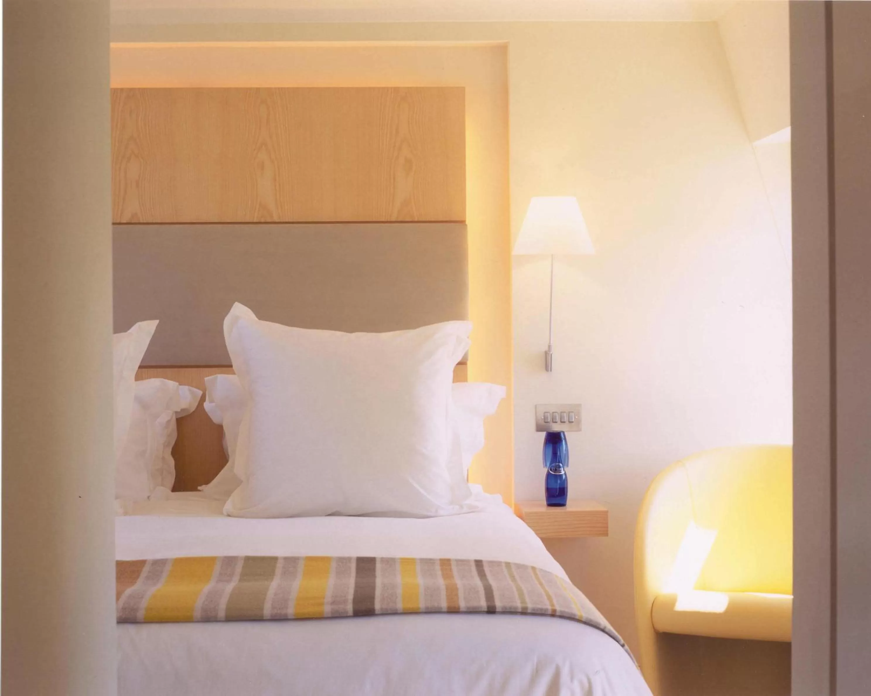 Bed in Sydney House Chelsea