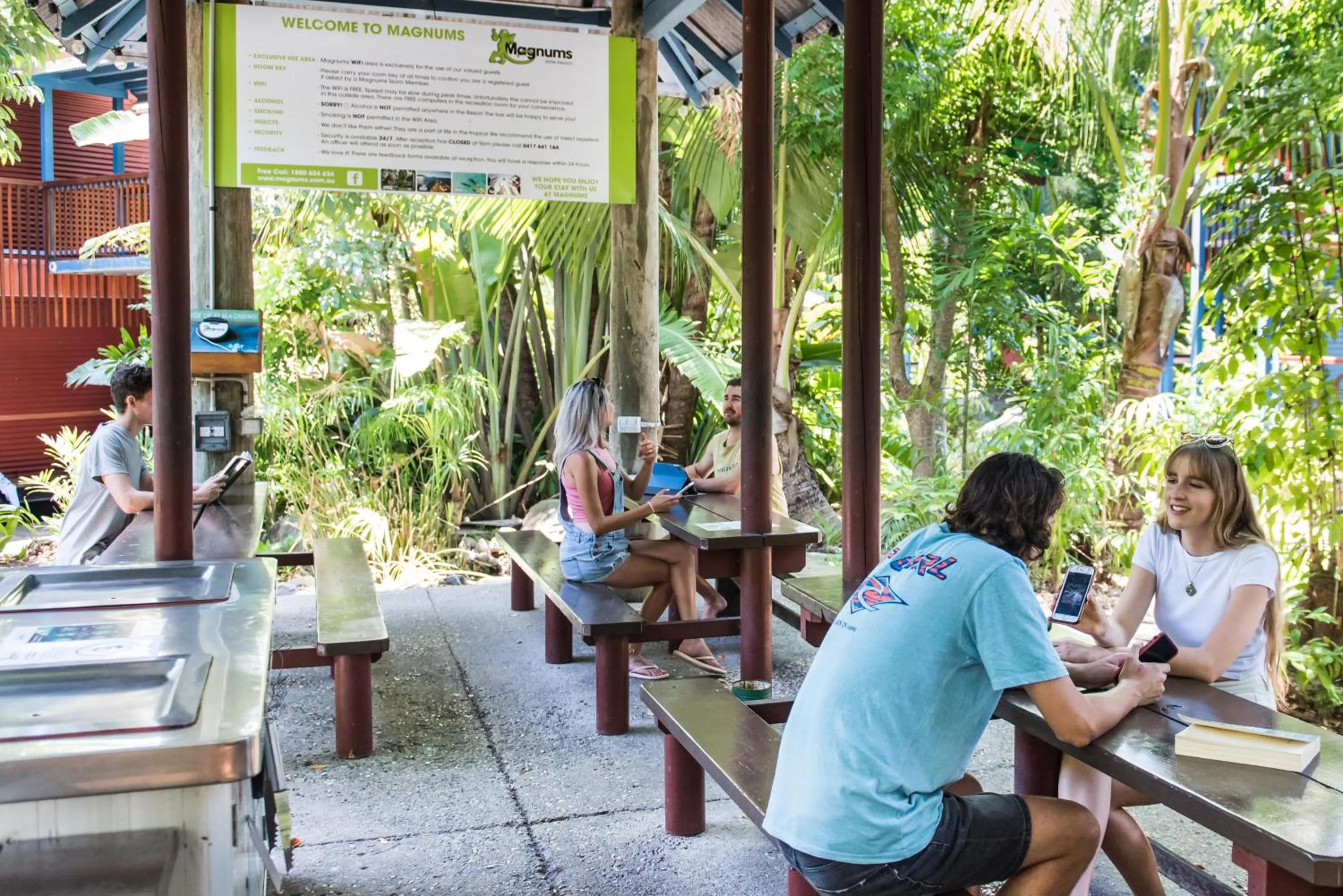 BBQ facilities in Airlie Beach Magnums - Adults Only