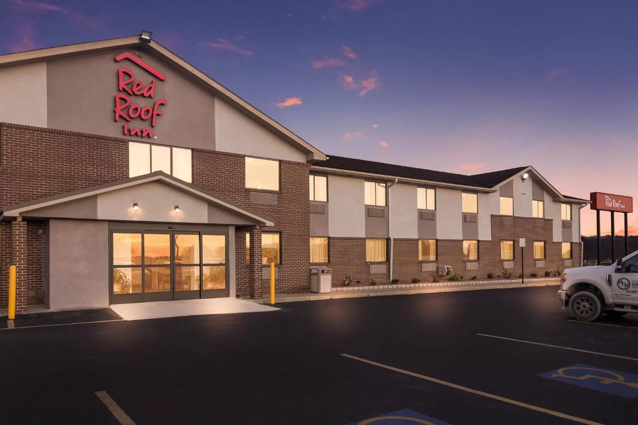 Property building in Red Roof Inn Greensburg