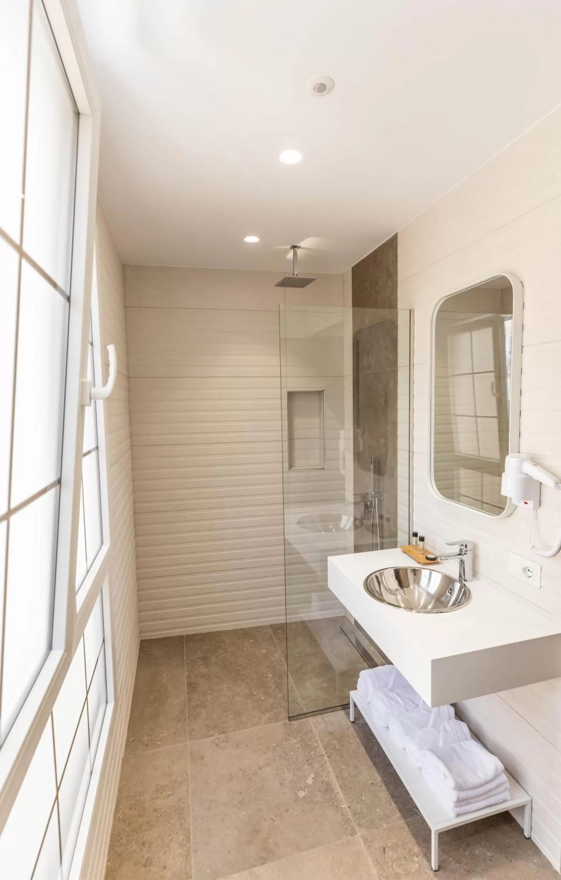 Bathroom in Hotel La Favorita