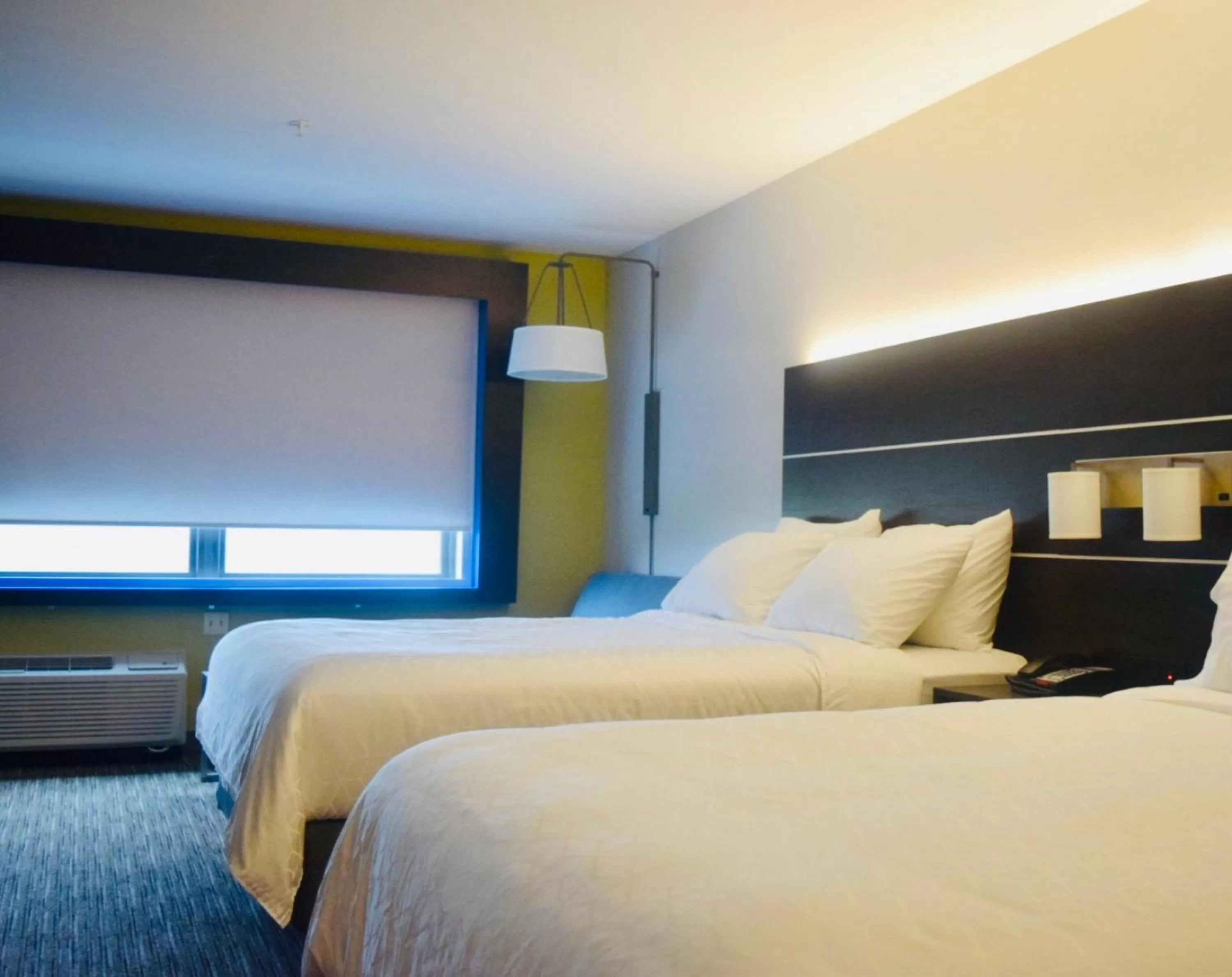 Bedroom, Bed in Holiday Inn Express & Suites - Middletown by IHG