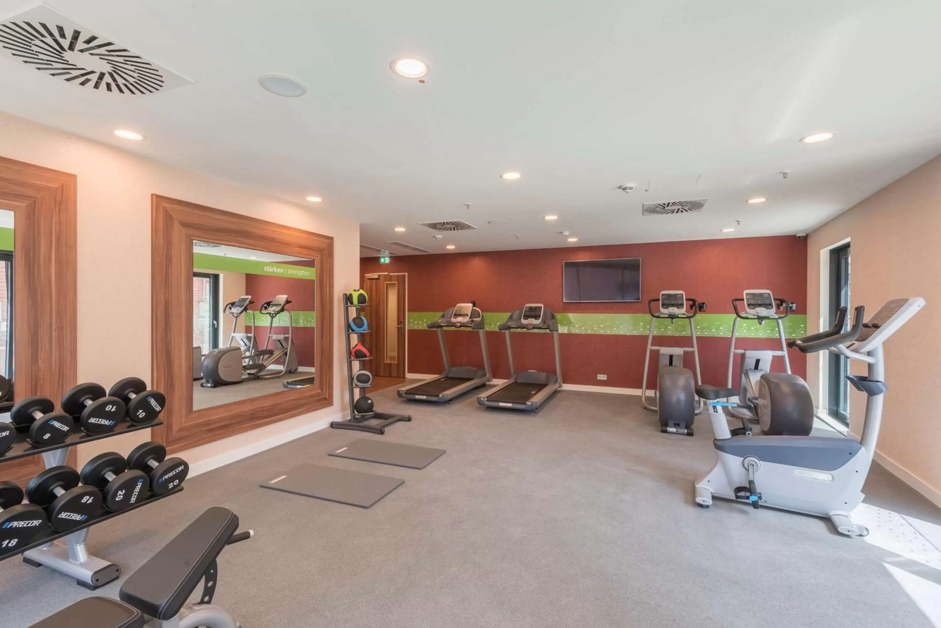 Fitness centre/facilities in Hampton By Hilton Hamburg City Centre