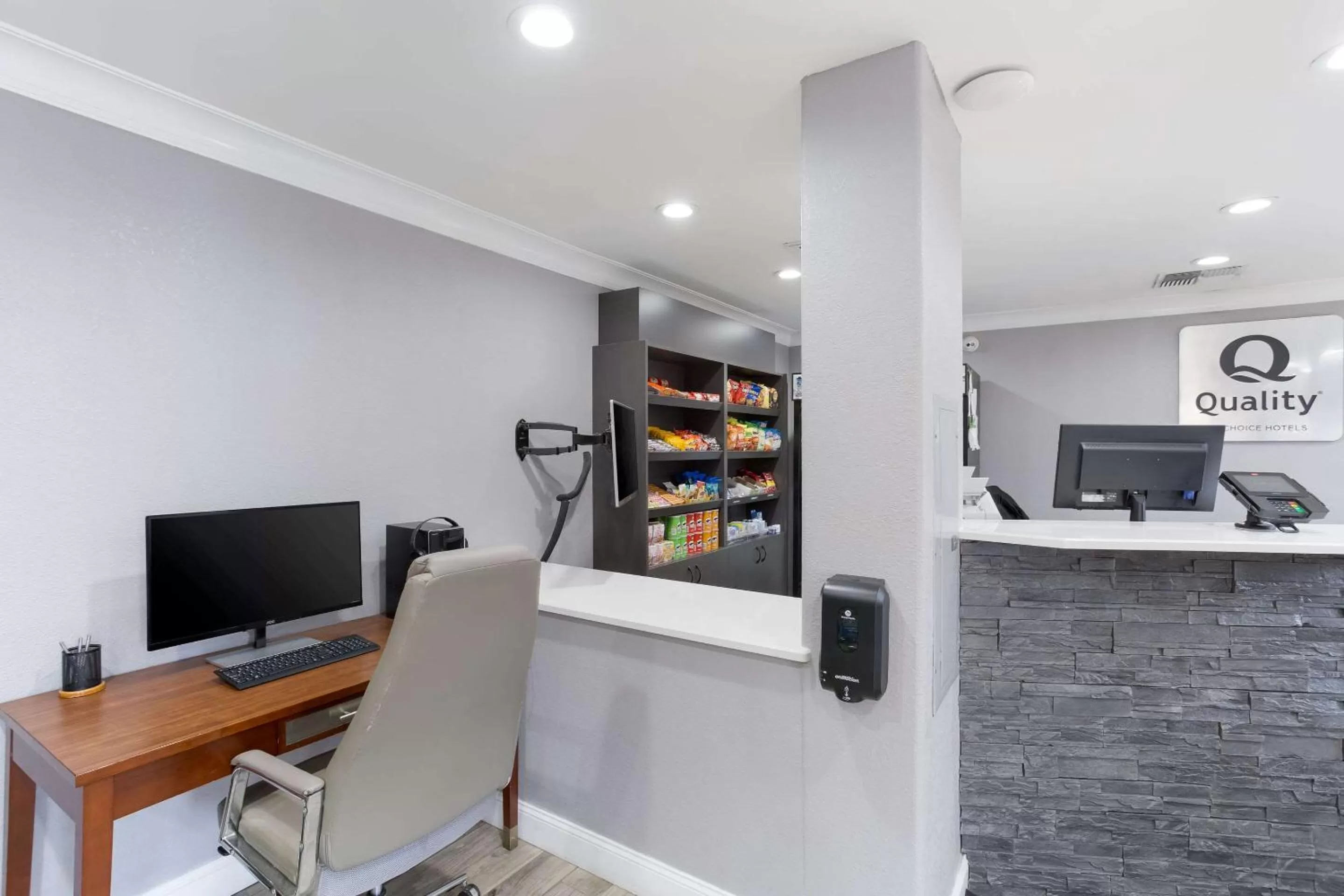 Business facilities in Quality Inn Redding near I-5