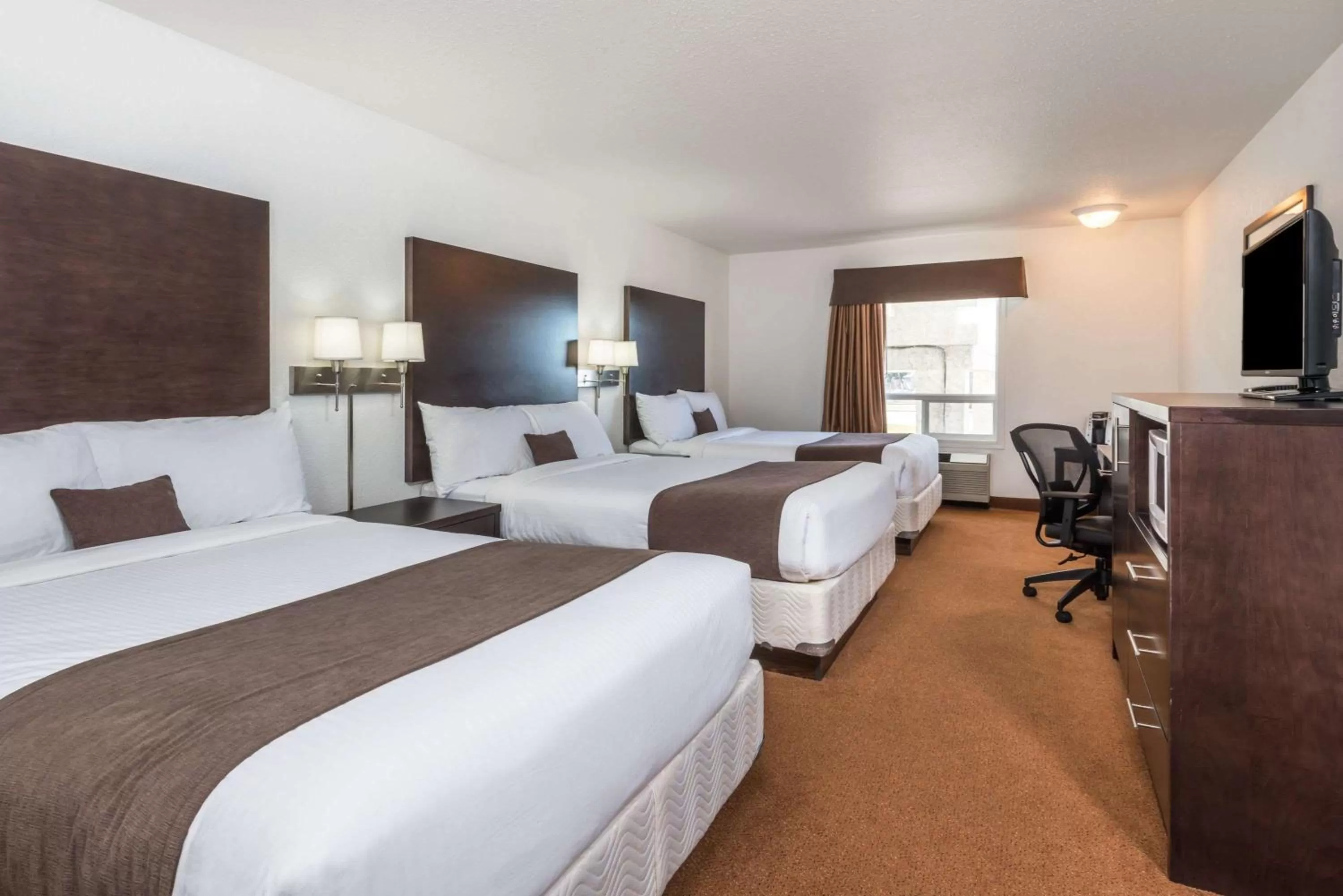 On site, Bed in Super 8 by Wyndham Vermilion AB