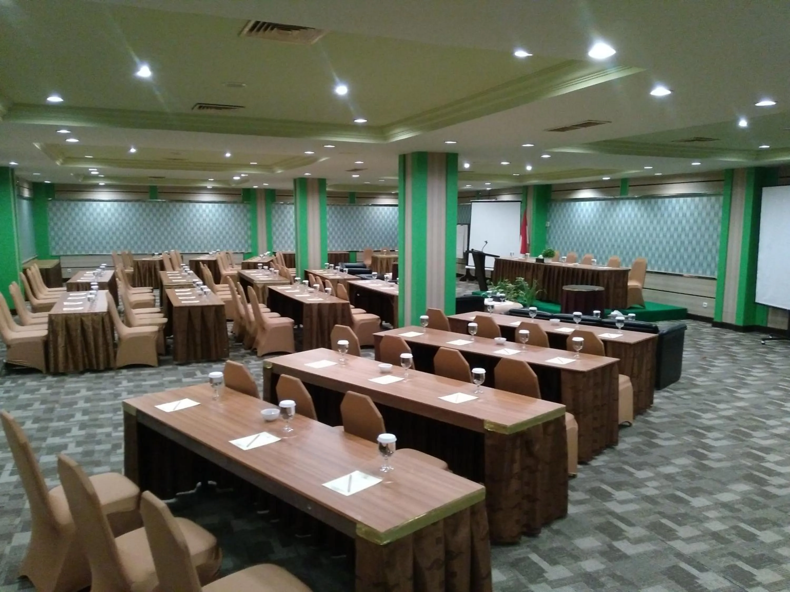 Property building in Hotel Kini Pontianak