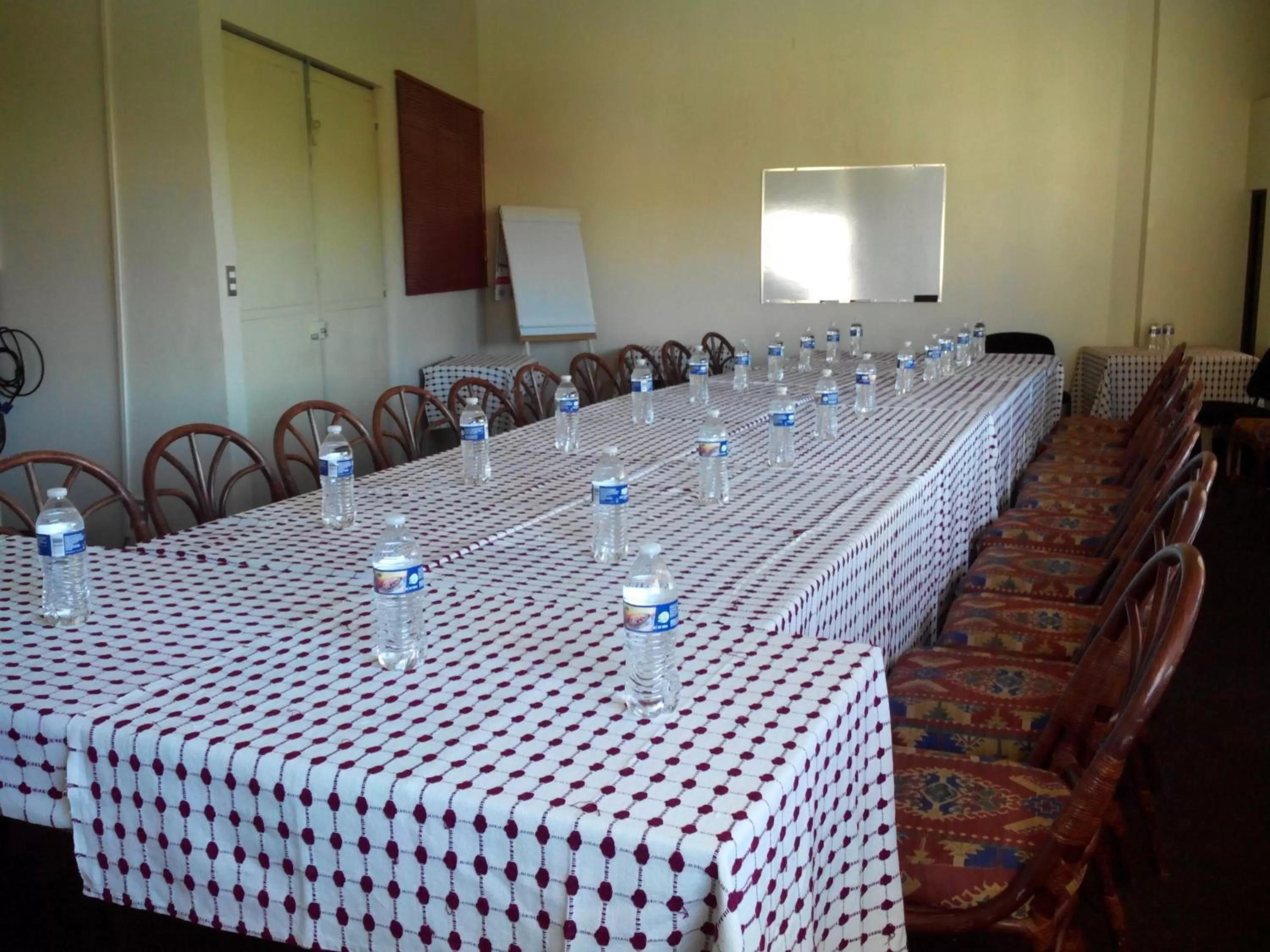 Lounge or bar in Hotel Puente Real