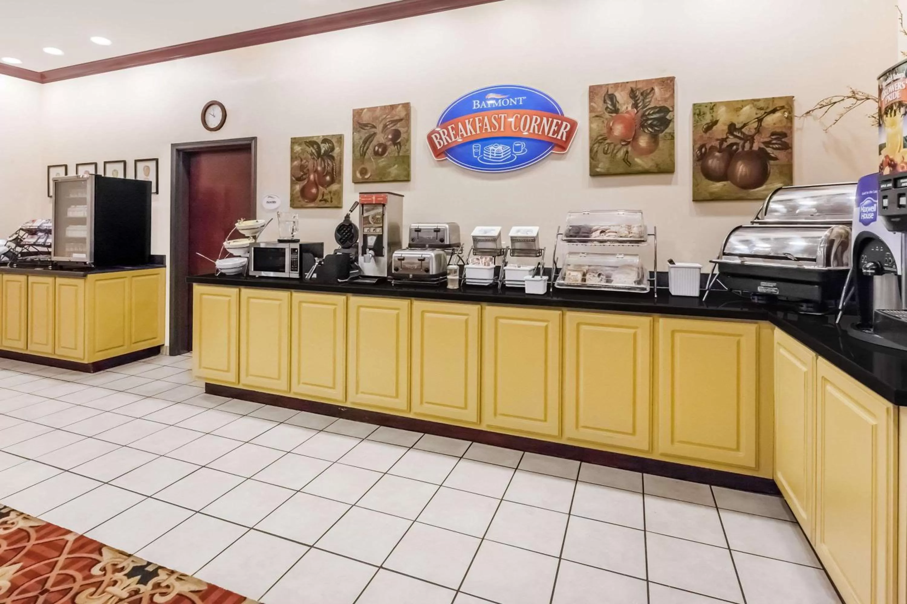 Restaurant/places to eat in Baymont by Wyndham Henderson