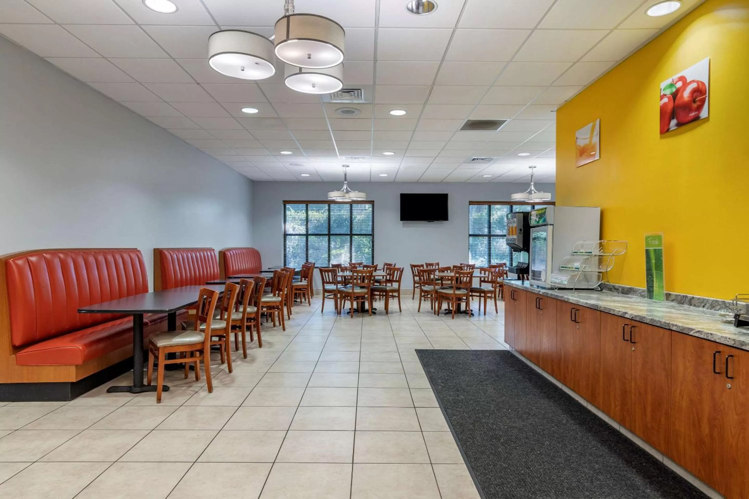 Breakfast in Quality Inn At Town Center