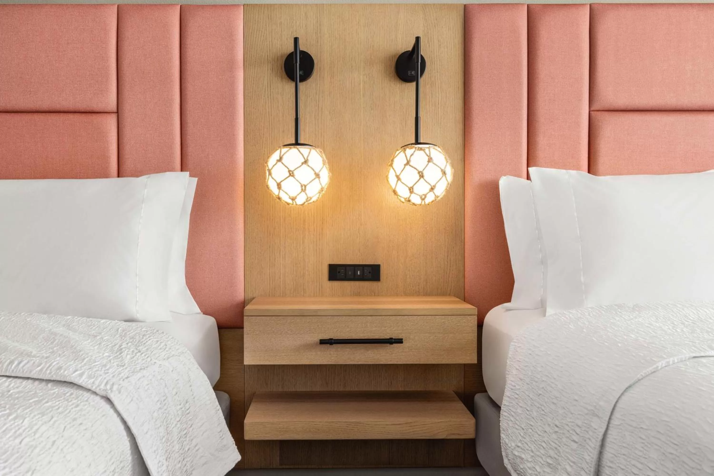 Bed in Hampton Inn Virginia Beach-Oceanfront South