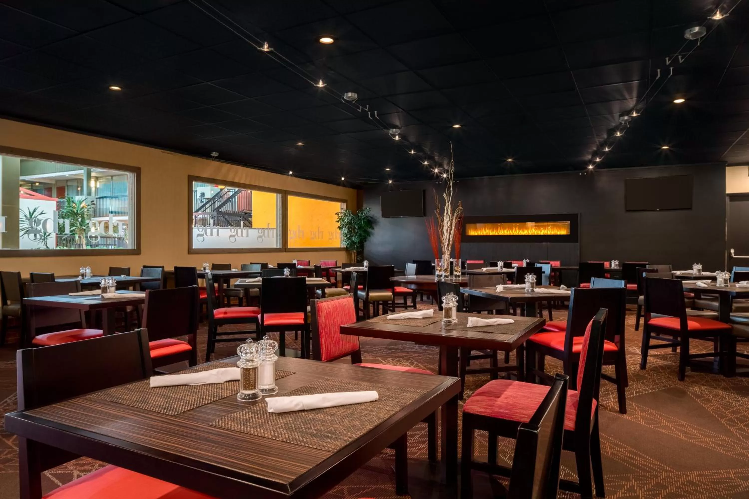 Restaurant/places to eat in Ramada by Wyndham Indiana