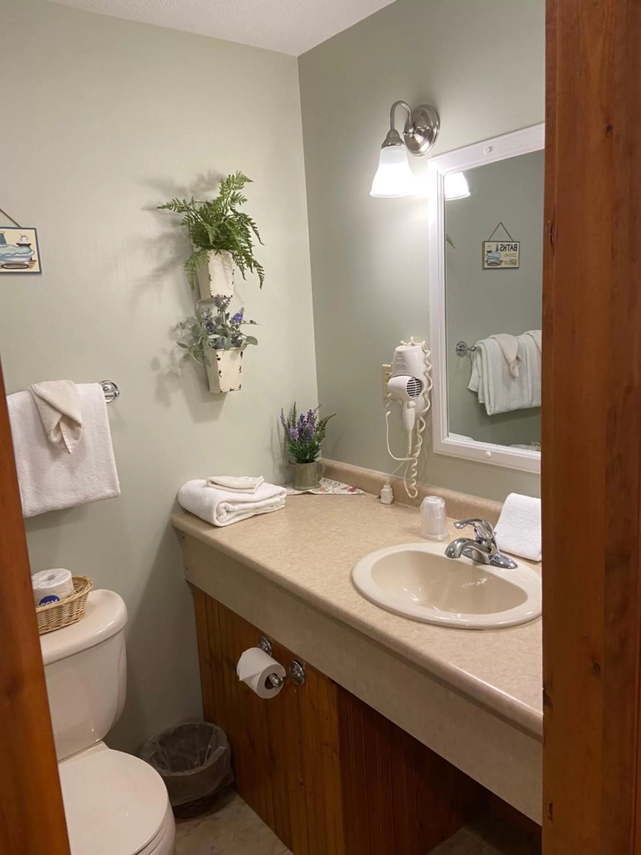 Bathroom in The Garrett Inn