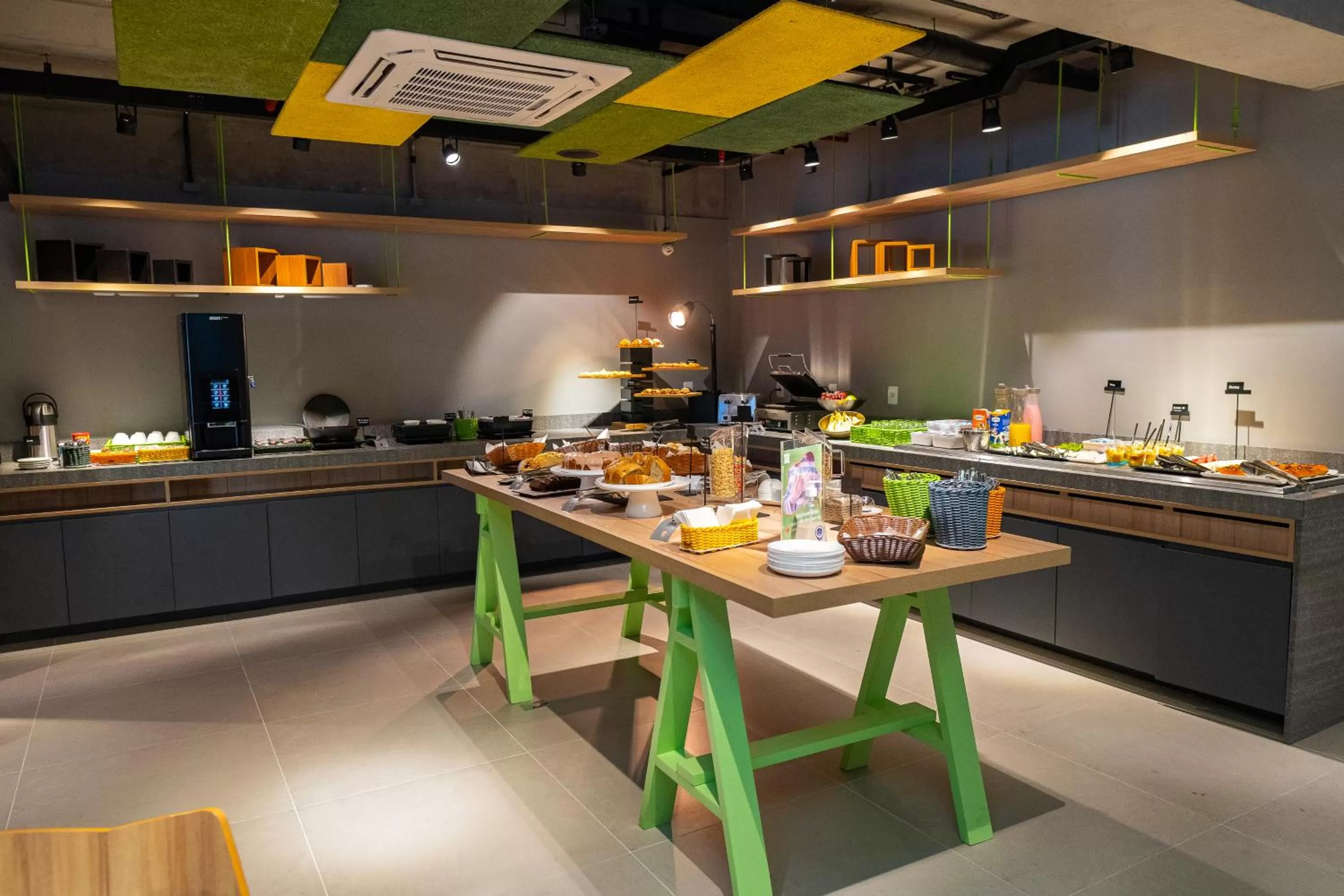 Breakfast in ibis Styles Porto Alegre Moinhos de Vento