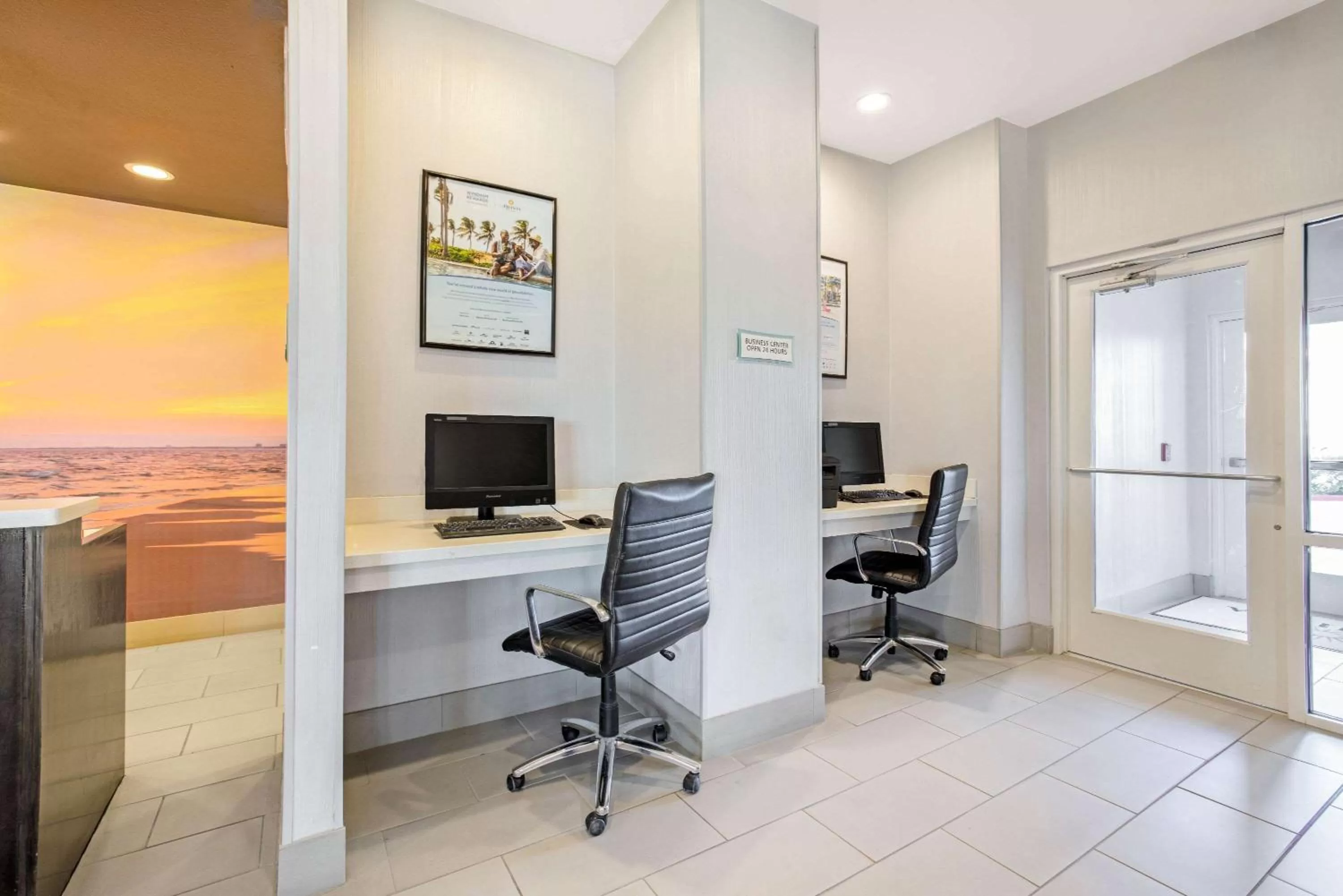 Business facilities in La Quinta by Wyndham Corpus Christi - Portland