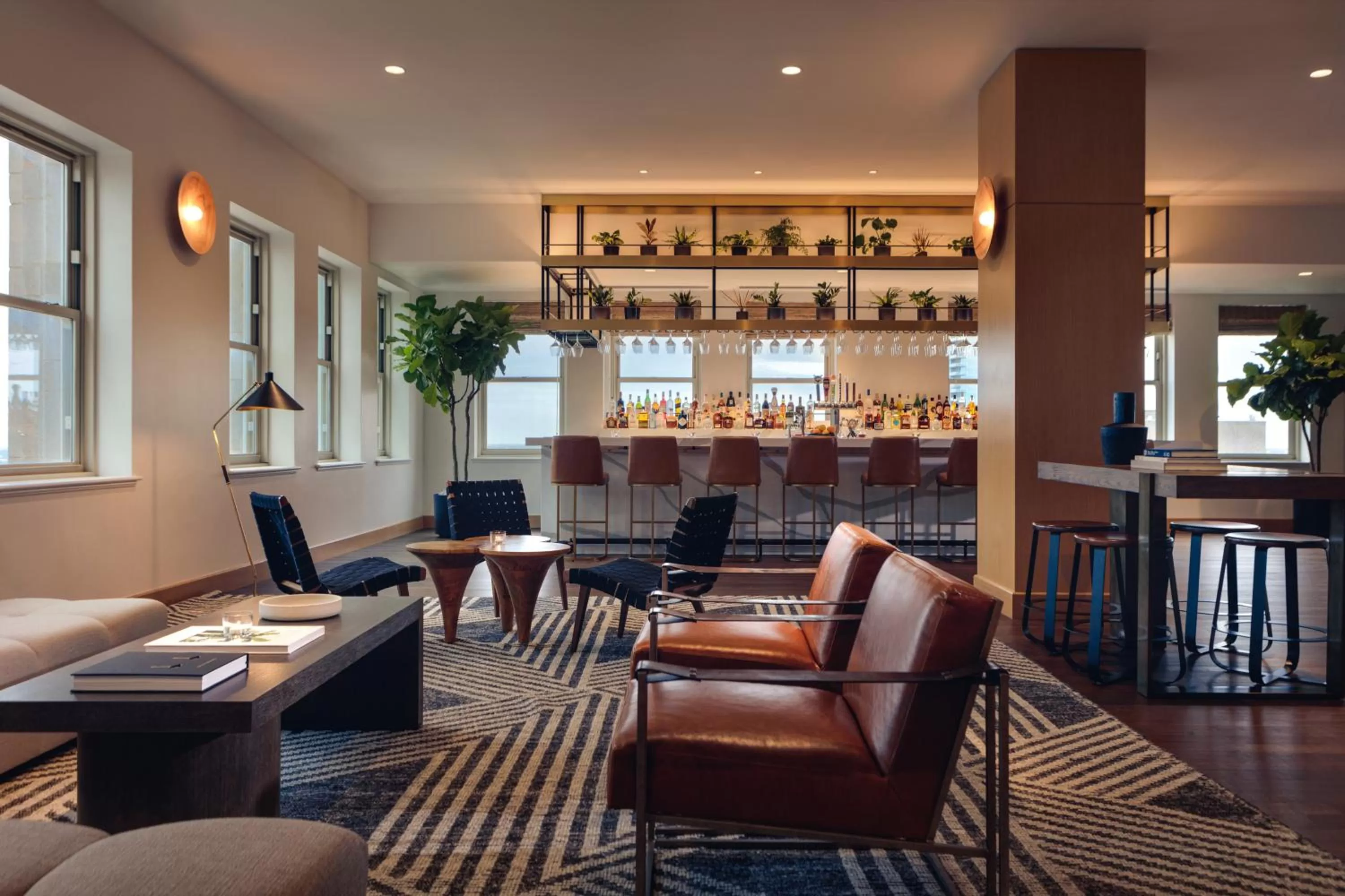Lounge or bar in Kimpton - Harper Hotel by IHG