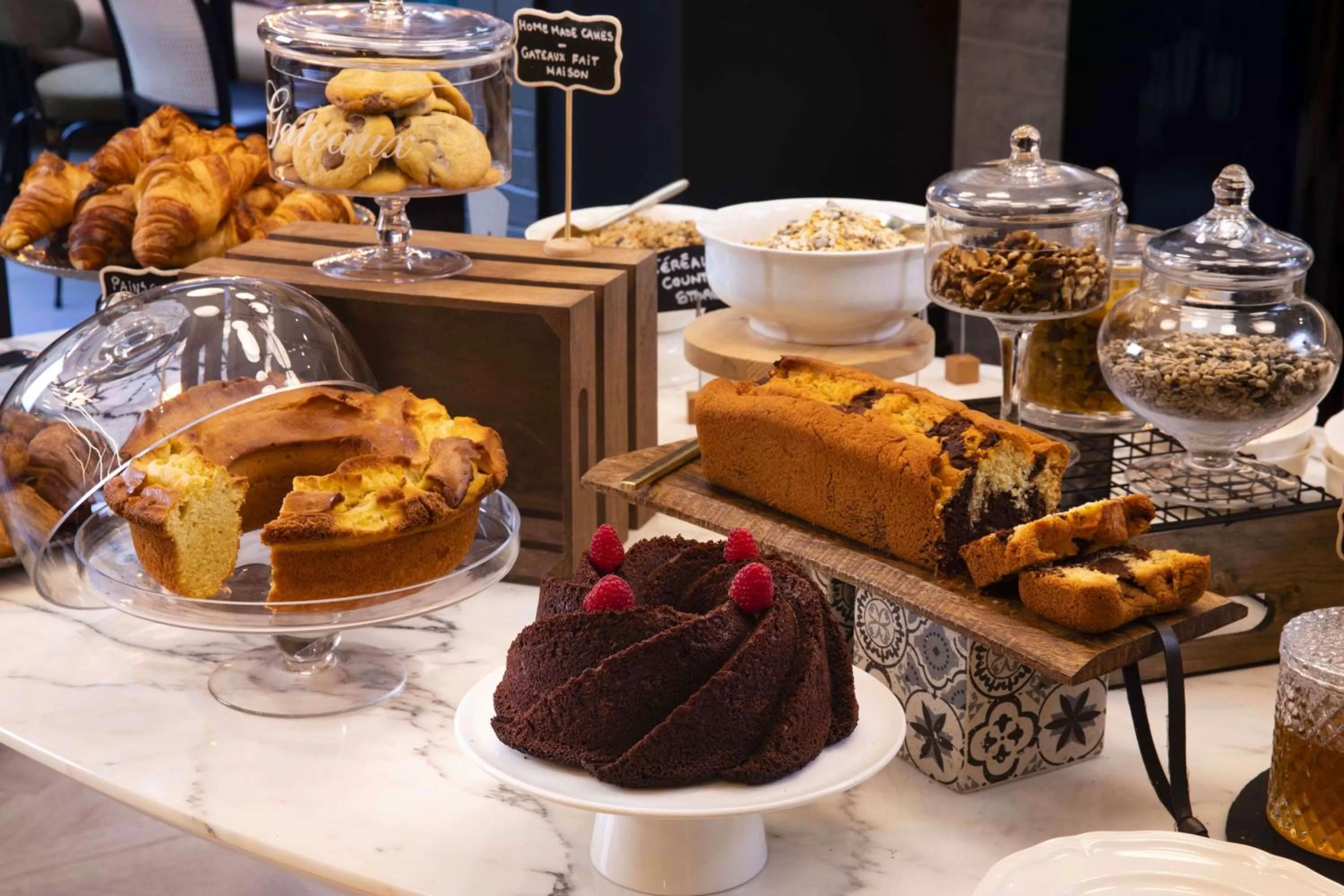 Restaurant/places to eat in Maison 46