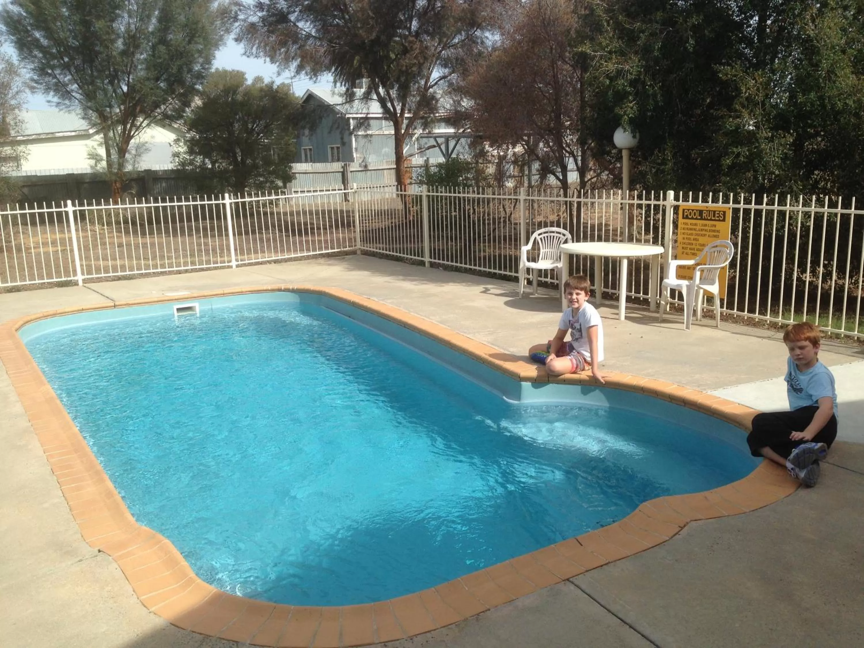 Day in Highway Inn Motel