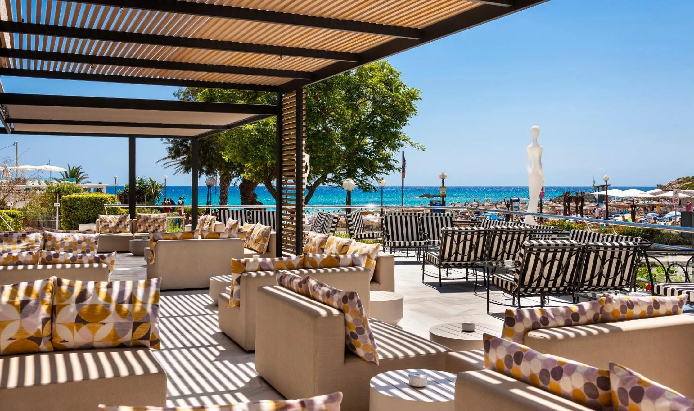 Lounge or bar in Hotel Serrano Palace