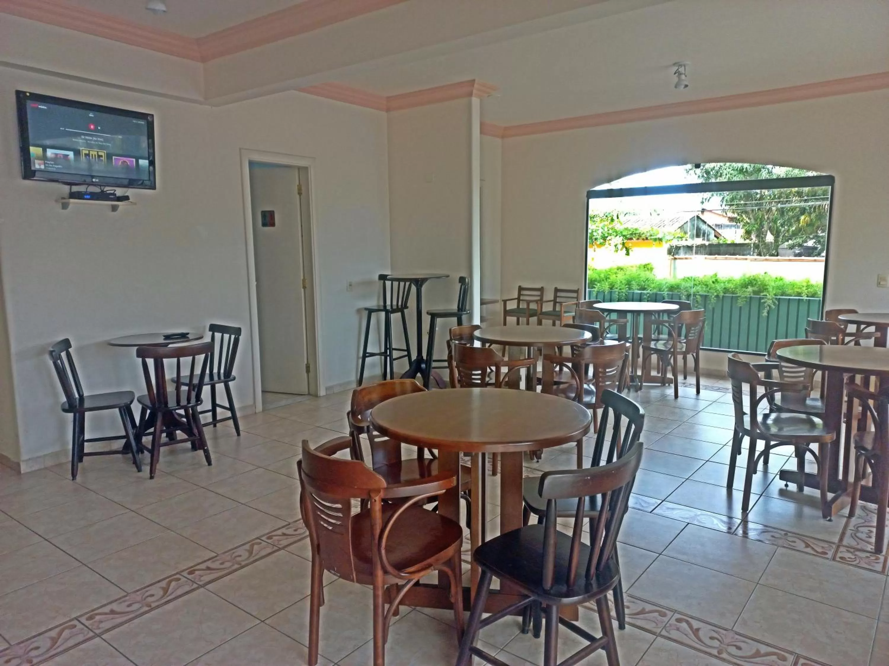 Restaurant/places to eat in Hotel Canto do Atlântico