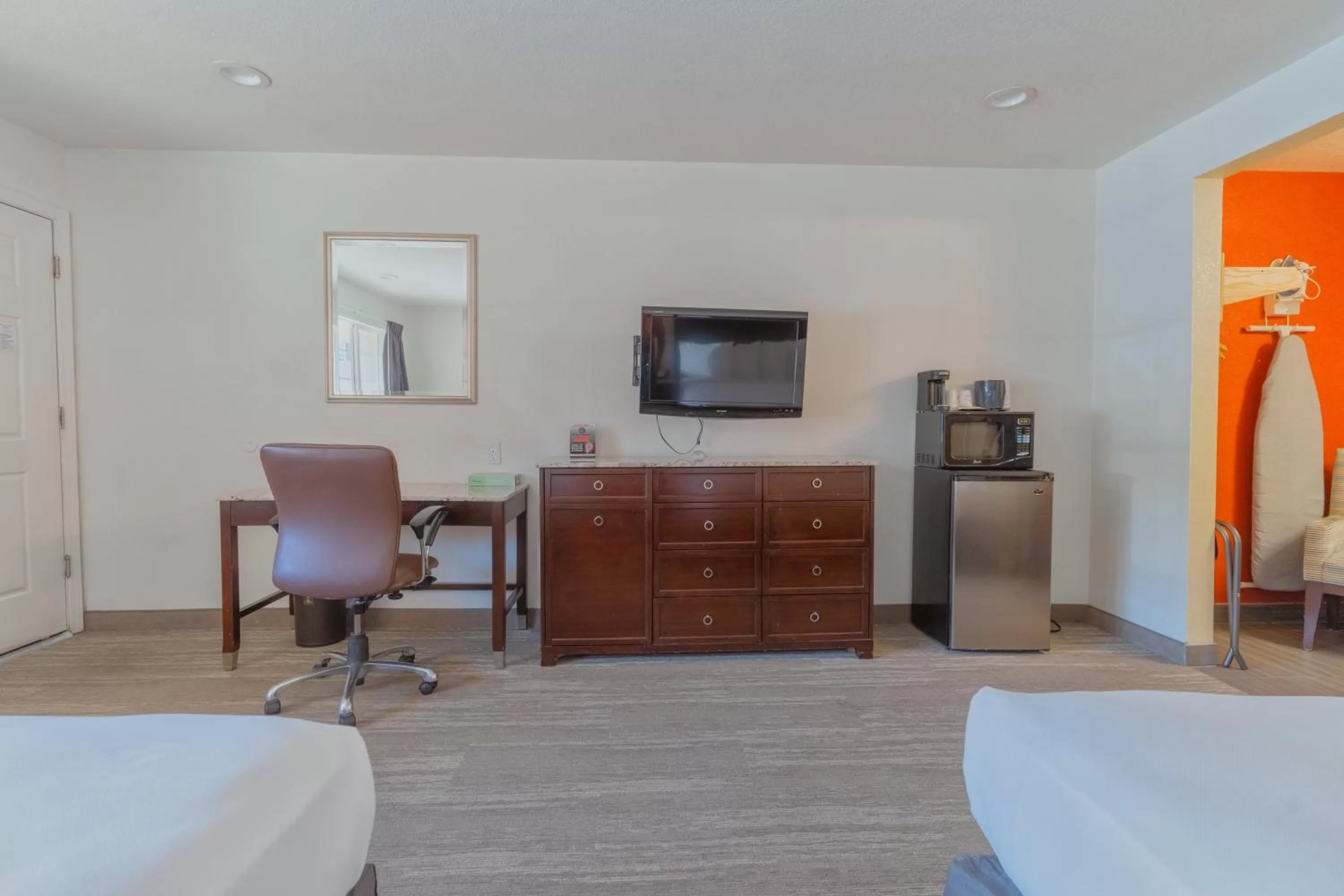 TV and multimedia, Bed in The Yosemite Inn