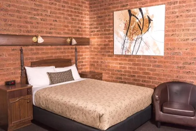 Bed in Albury Townhouse Motel