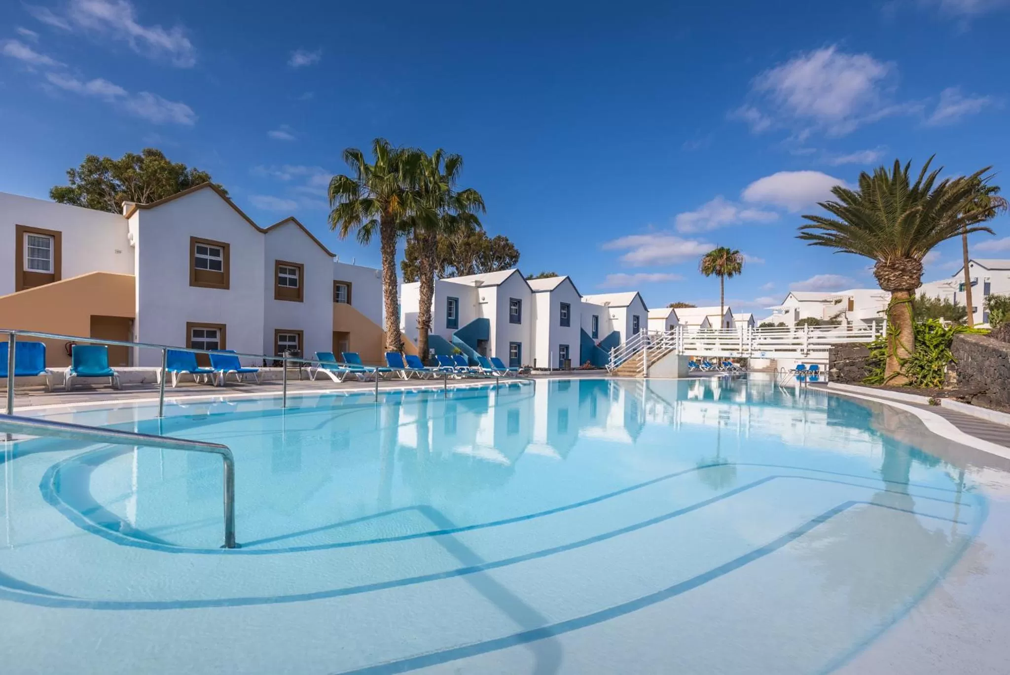 Swimming pool in Apartamentos LIVVO Morromar