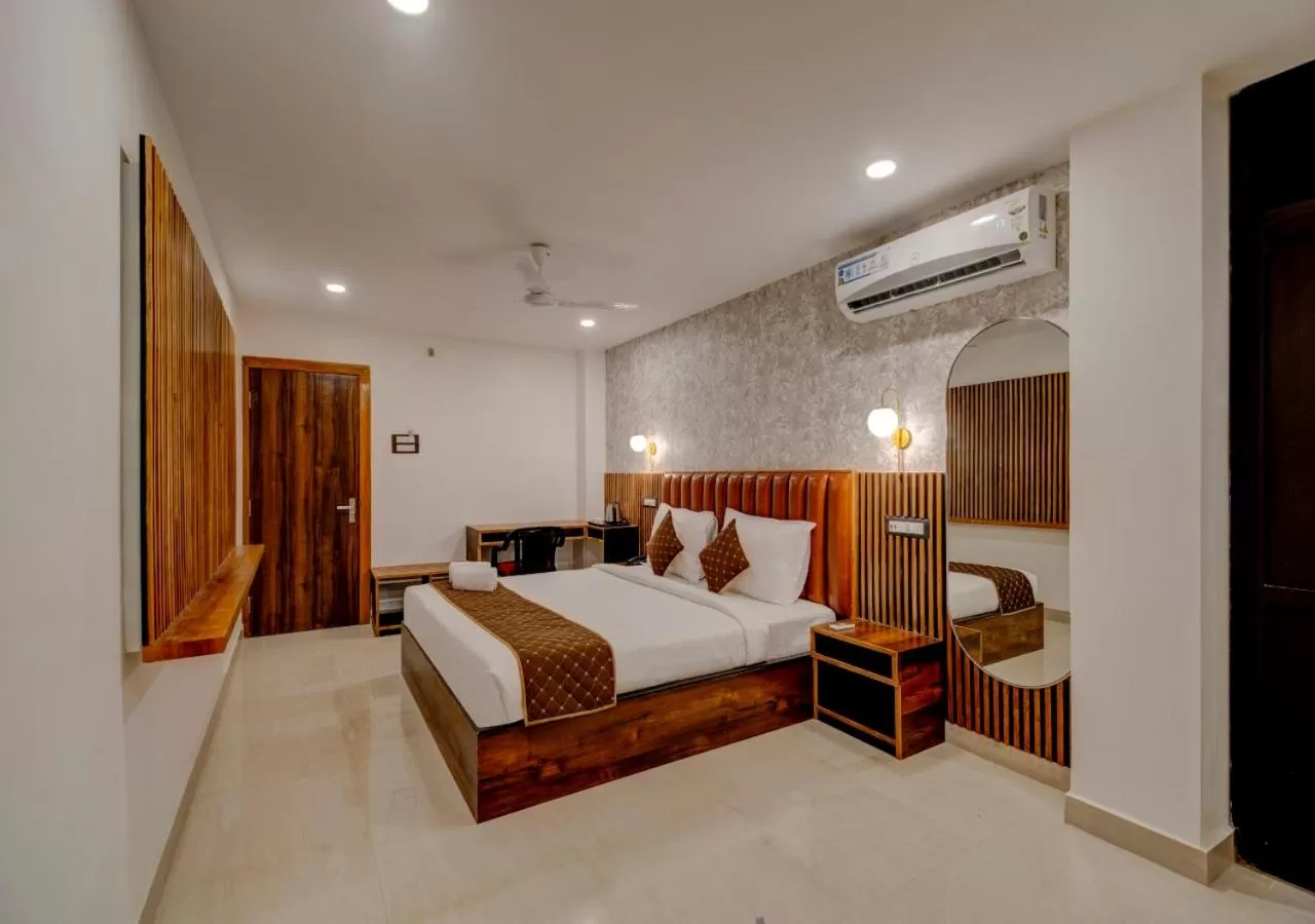 Photo of the whole room, Bed in Hotel Sai Rain Tree