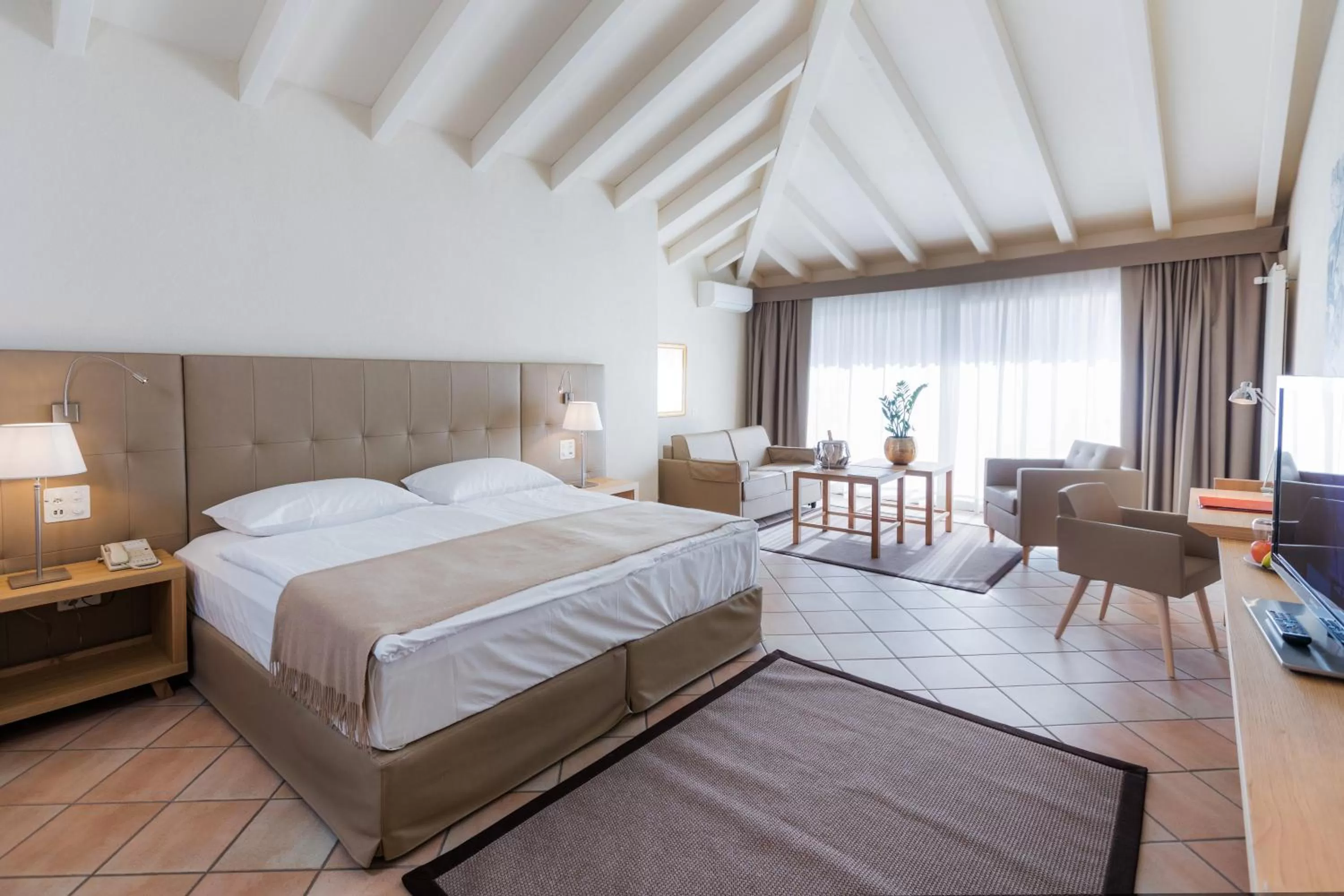 Photo of the whole room, Bed in Parkhotel Delta, Wellbeing Resort