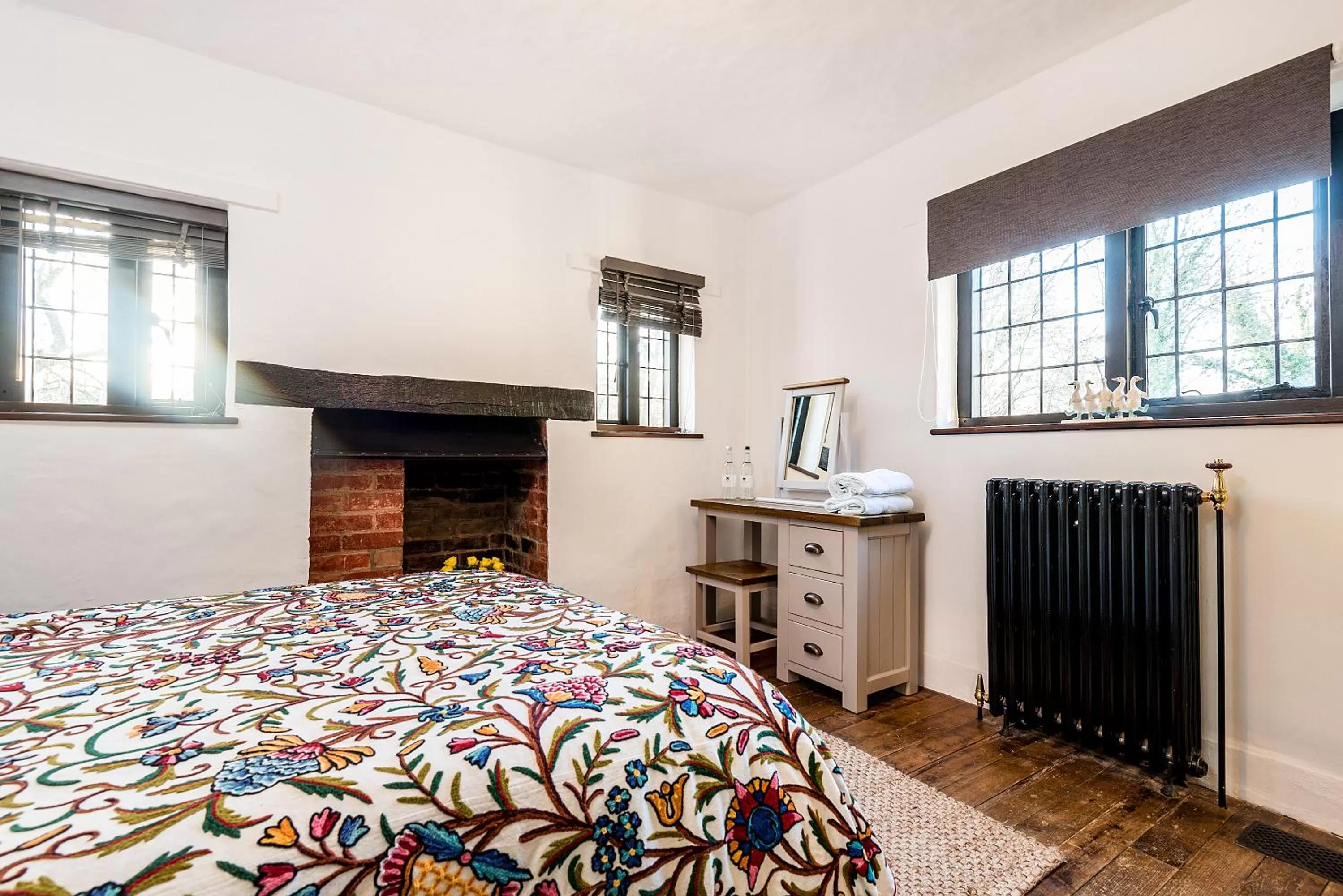 Bed in Burnside Hotel