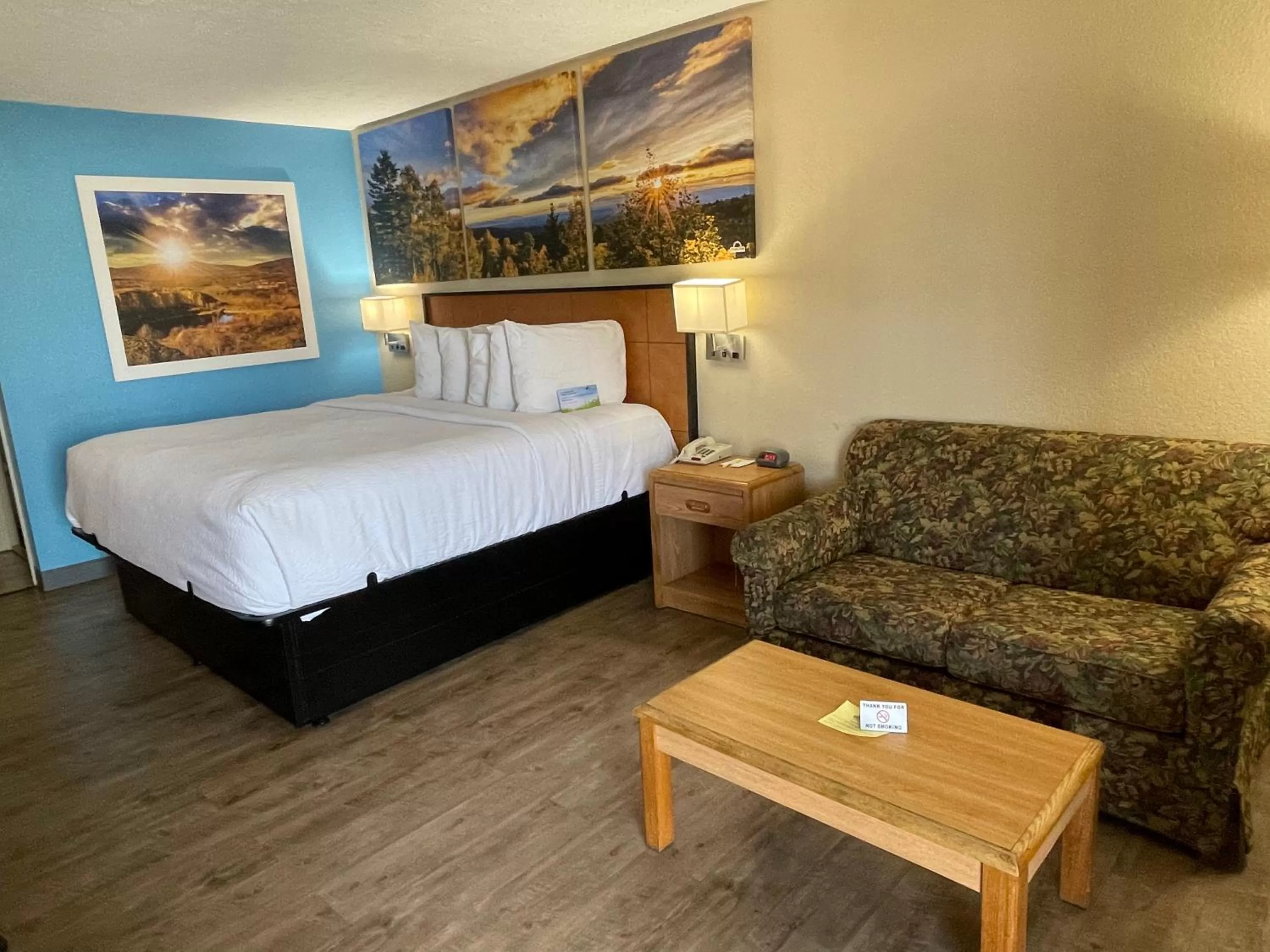 Photo of the whole room, Bed in Days Inn by Wyndham Lexington