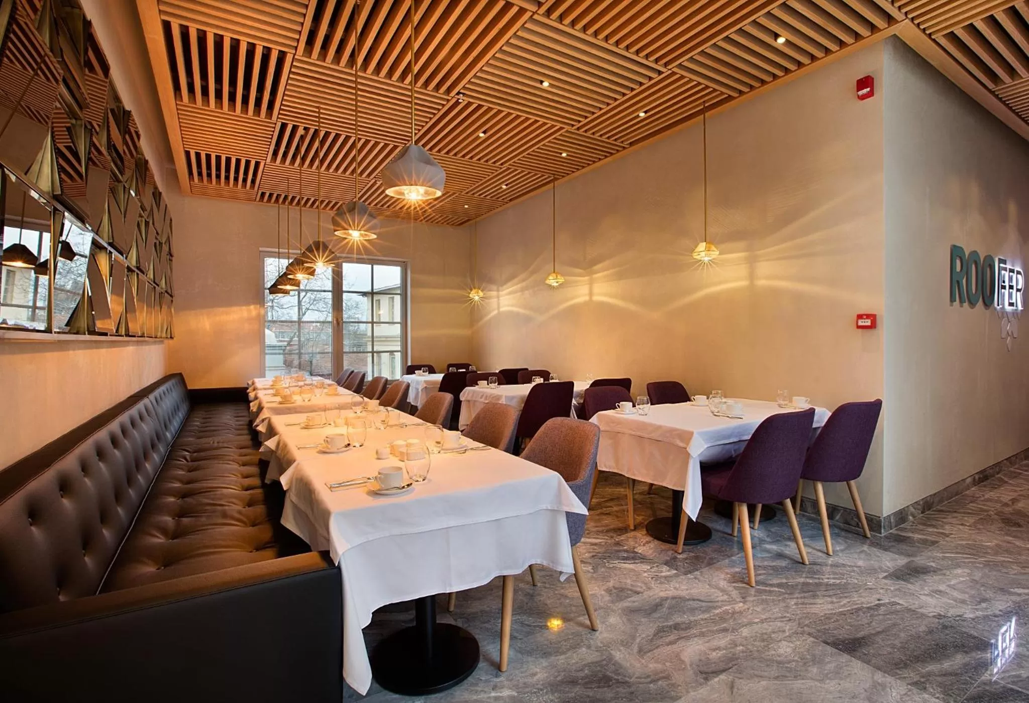 Restaurant/places to eat in Fer Hotel