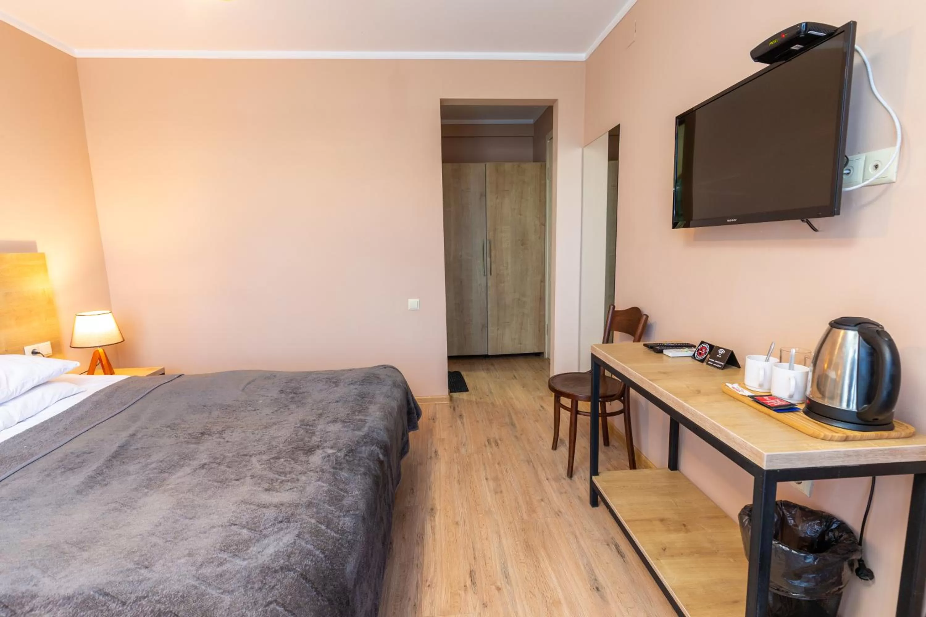 Photo of the whole room, Bed in Hotel N16