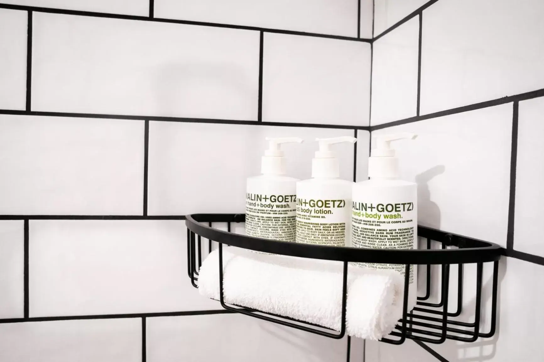 Superior Queen Room - ADA in Vinland Hotel and Lounge Superior Queen Room - ADA in Vinland Hotel and Lounge