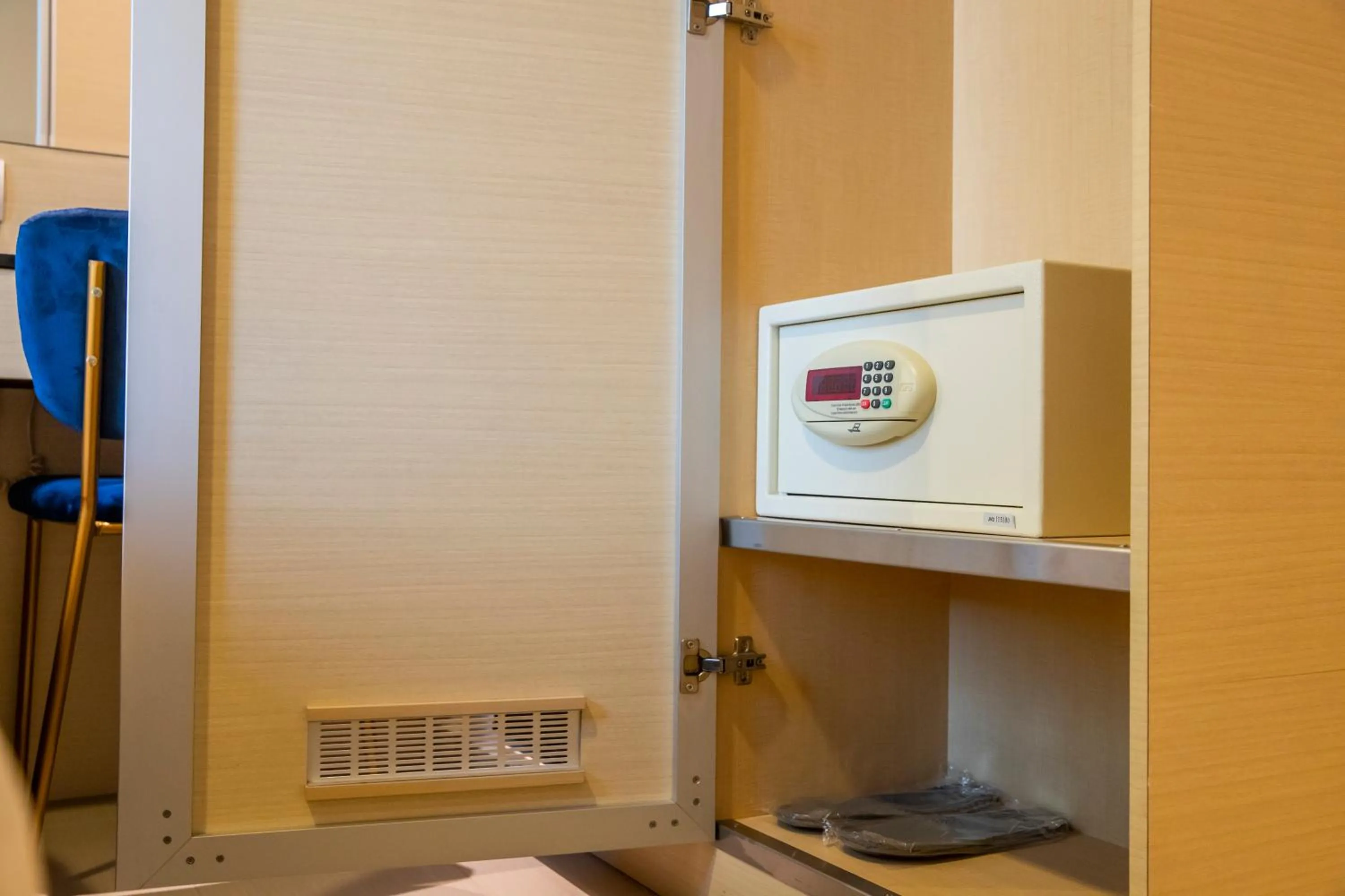 safe in ibis Styles Singapore Albert