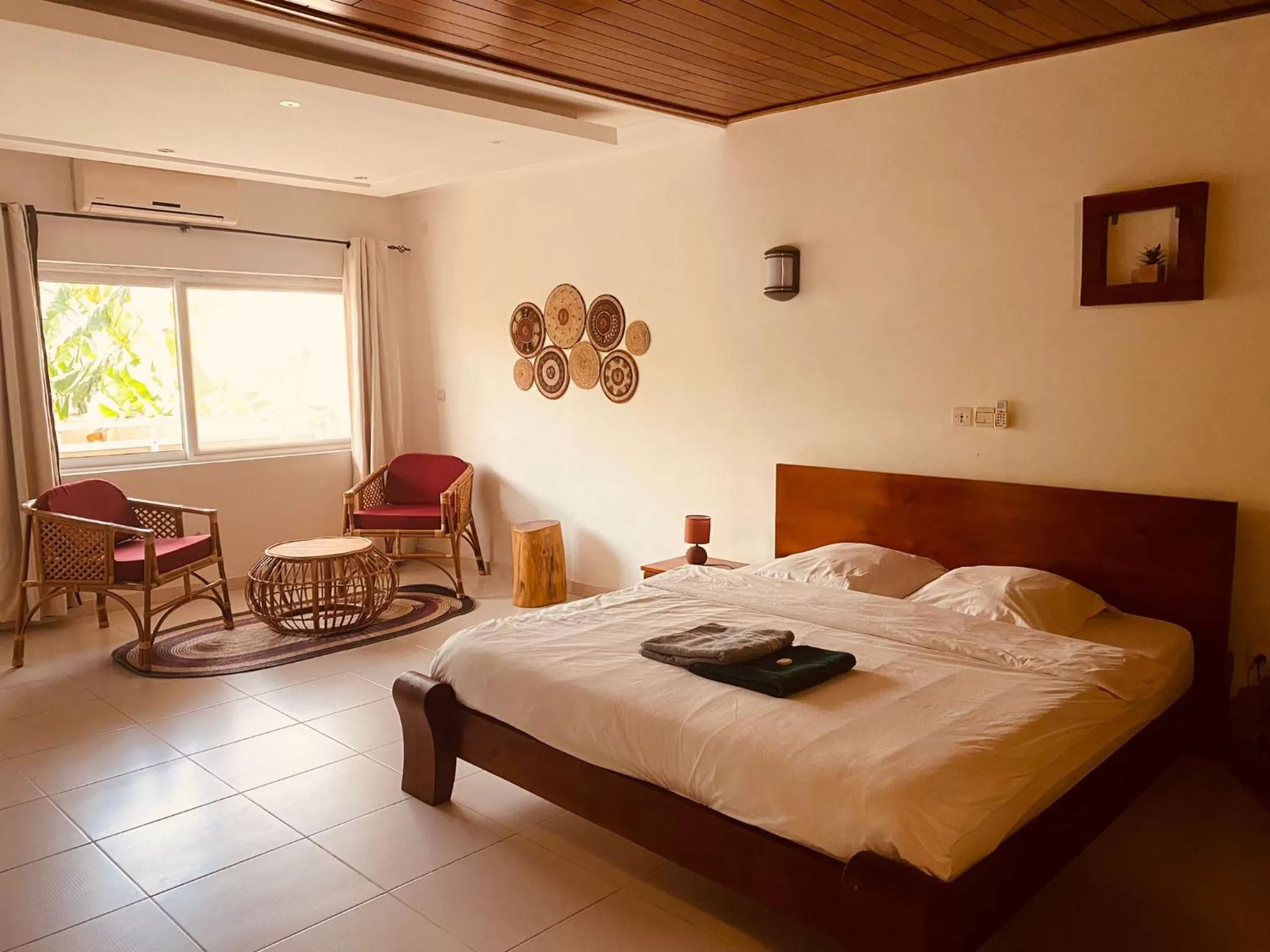 Double Room with Pool View in L'Oasis Guesthouse