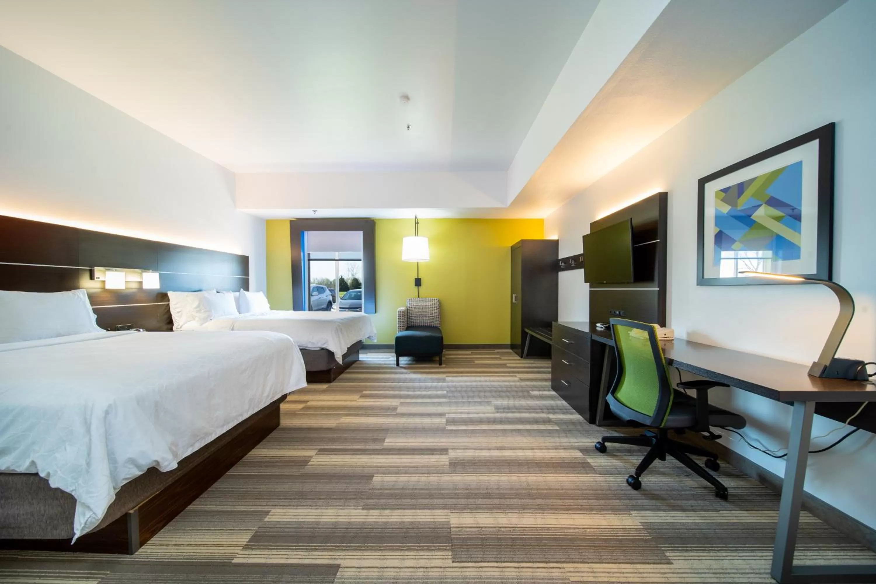 Photo of the whole room, Bed in Holiday Inn Express Hotel & Suites Bedford by IHG