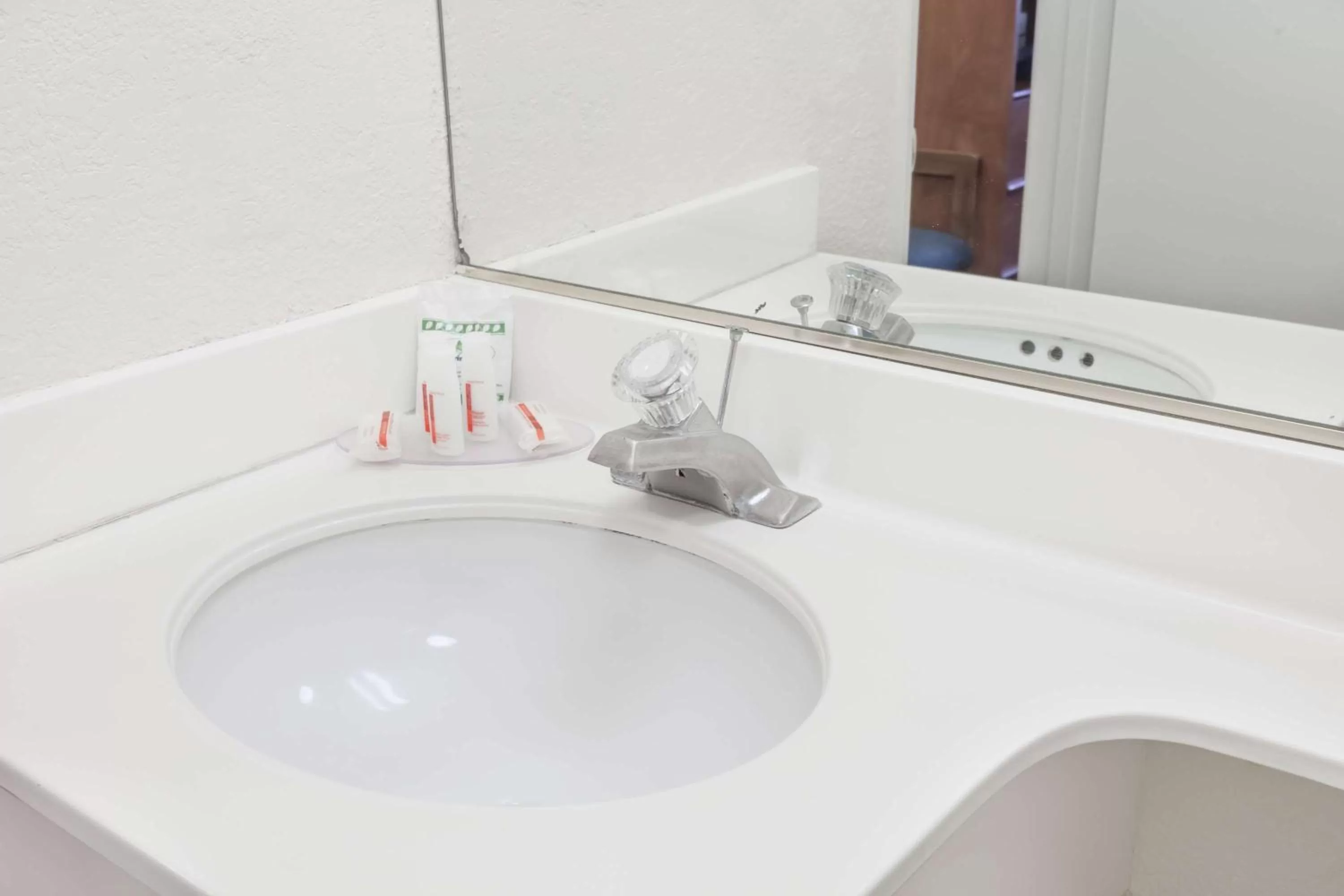 King Room - Non-Smoking in Days Inn by Wyndham San Marcos