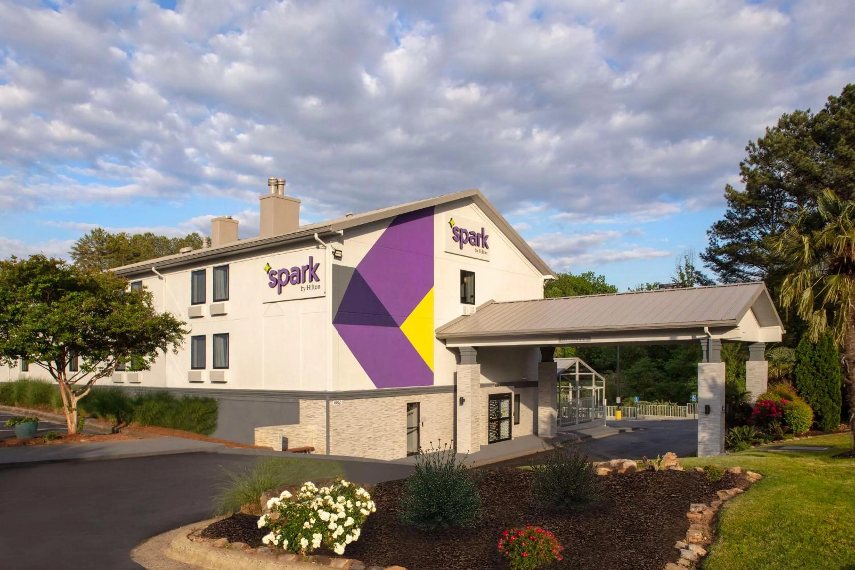 Property Building in Days Inn by Wyndham Atlanta Marietta Galleria