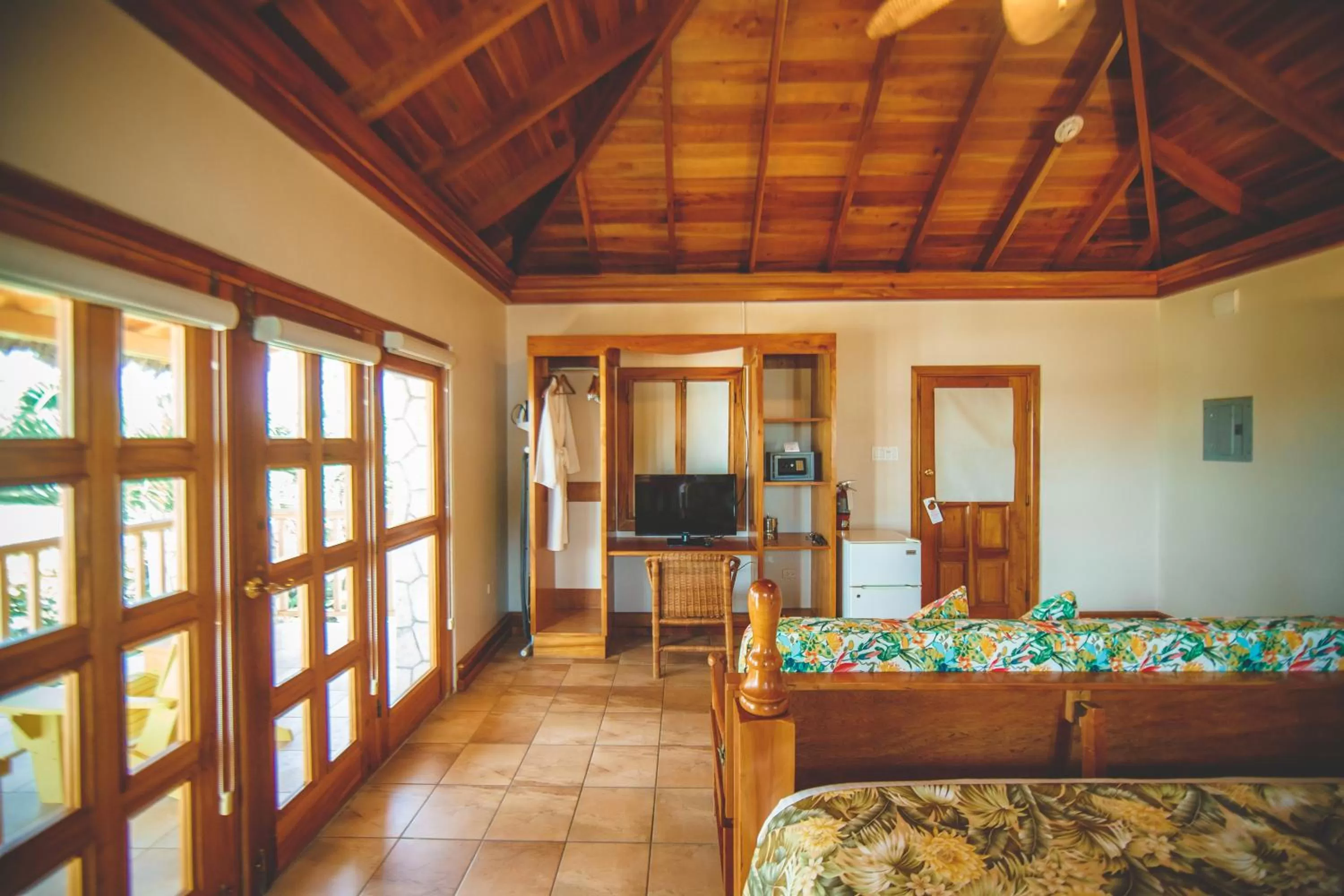 Bedroom, Bed in Ocean Cliff Hotel Negril Limited - Adults Only