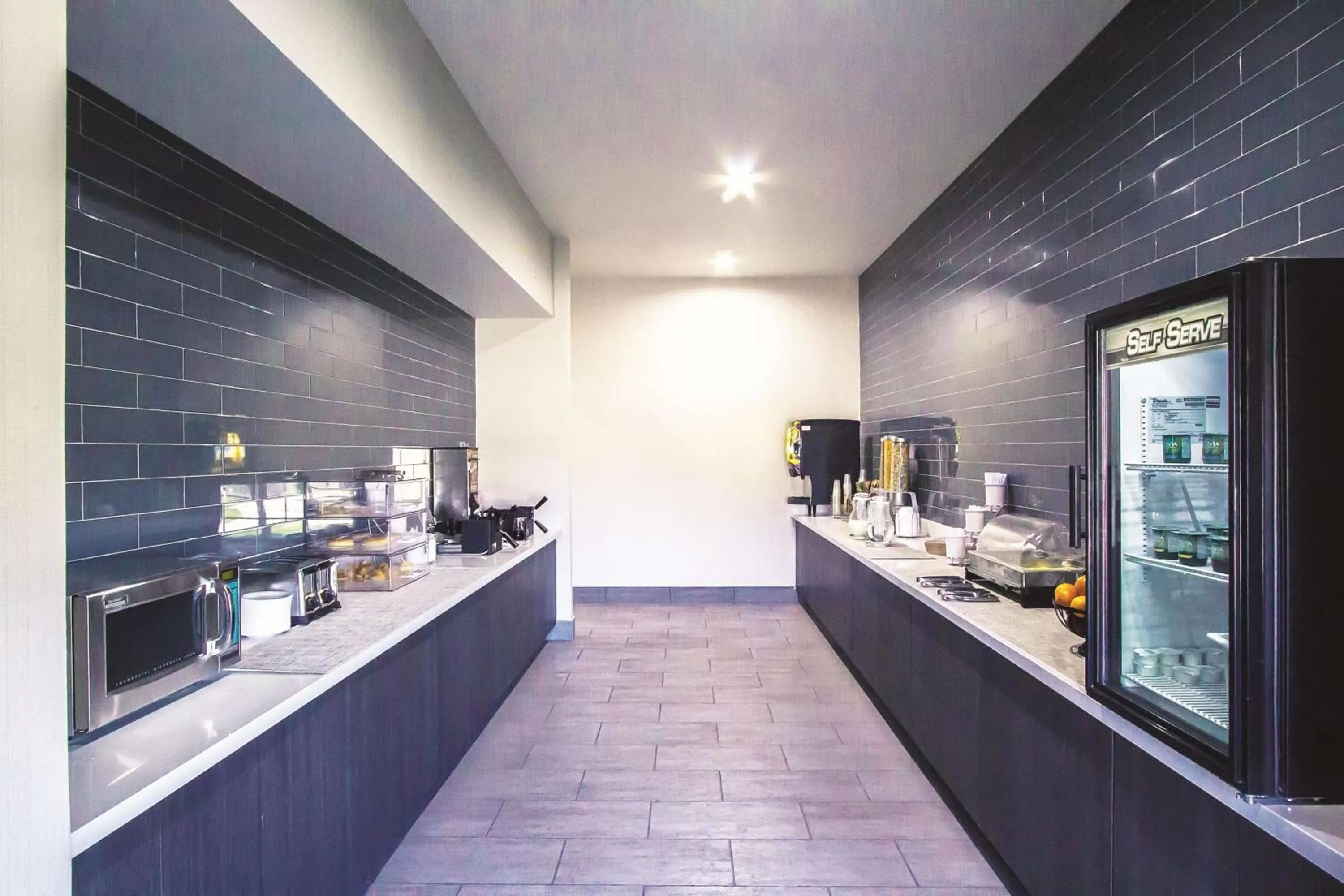 Restaurant/places to eat in La Quinta by Wyndham Pampa