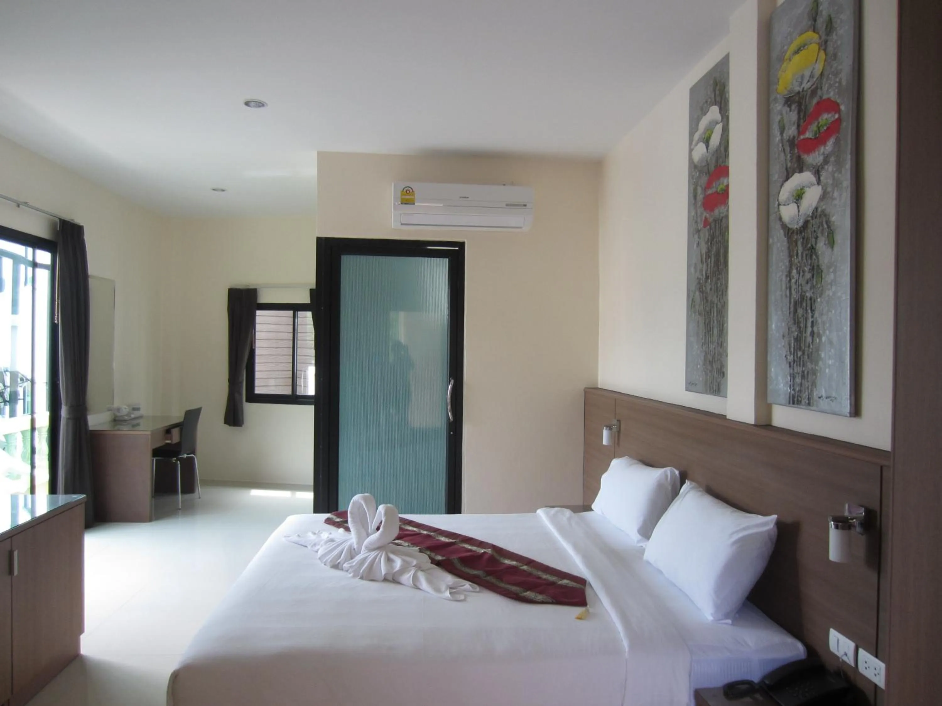 Photo of the whole room in The Wave Hotel Patong SHA