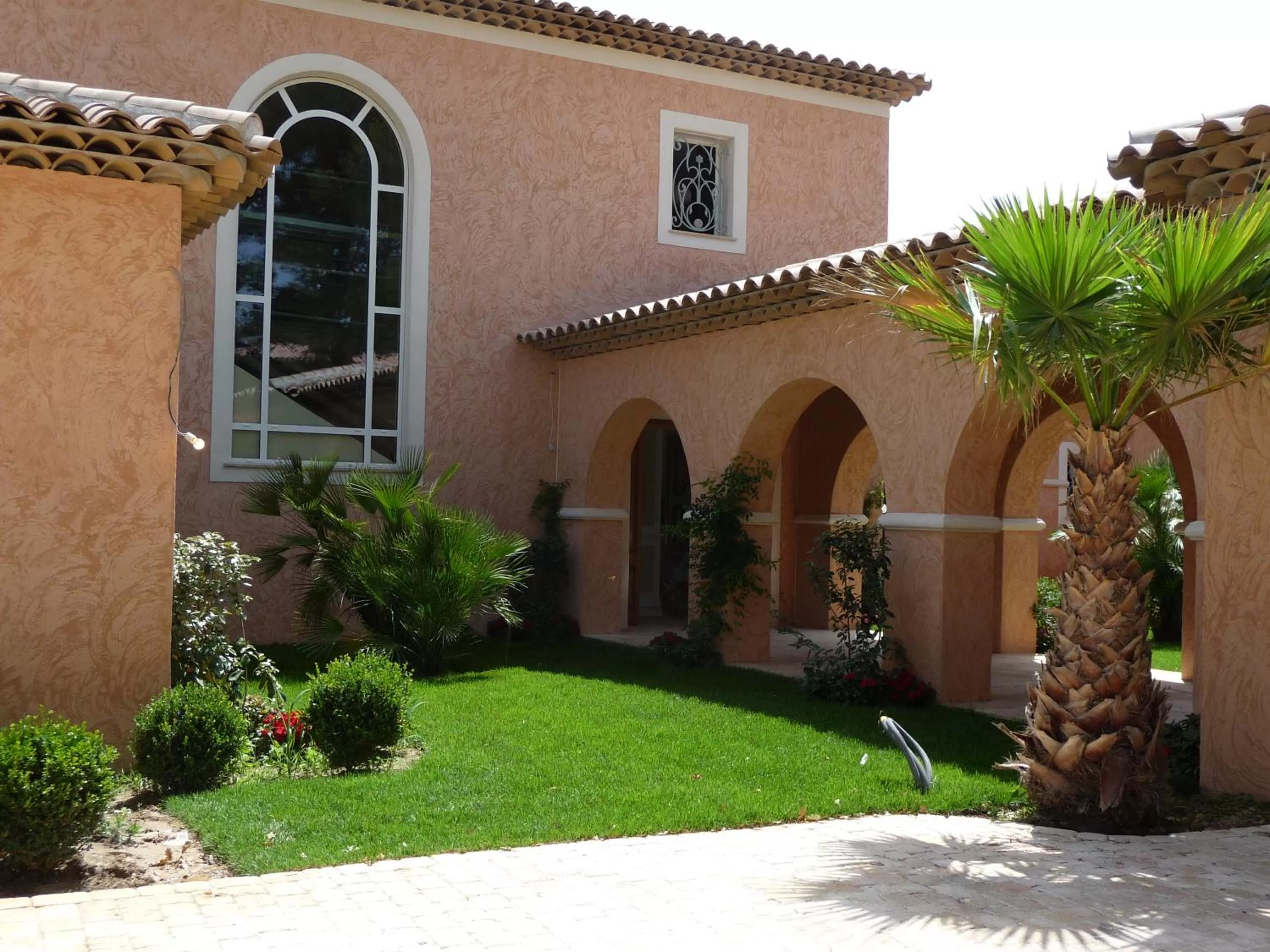 Facade/entrance, Property Building in Chambre d'hôte "HAVRE DE PAIX" Prestige jacuzzi, hammam, sauna, PISCINE Mougins Cannes Grasse
