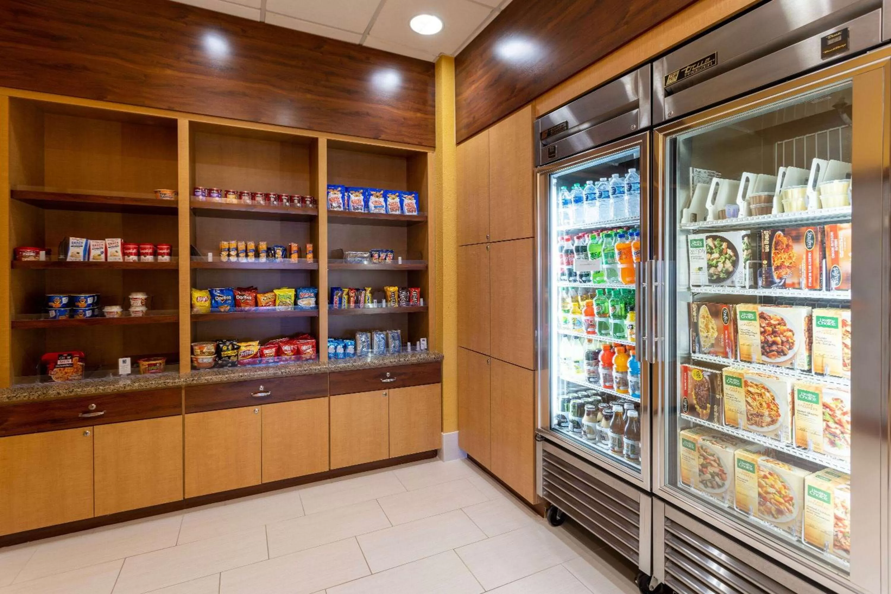 Food and drinks in La Quinta Inn & Suites by Wyndham Kingsport TriCities