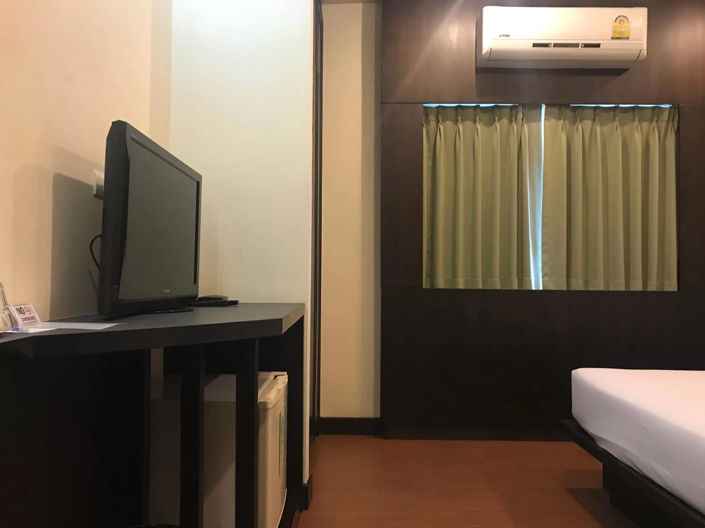 Other, Bed in Tara Place Hotel Bangkok