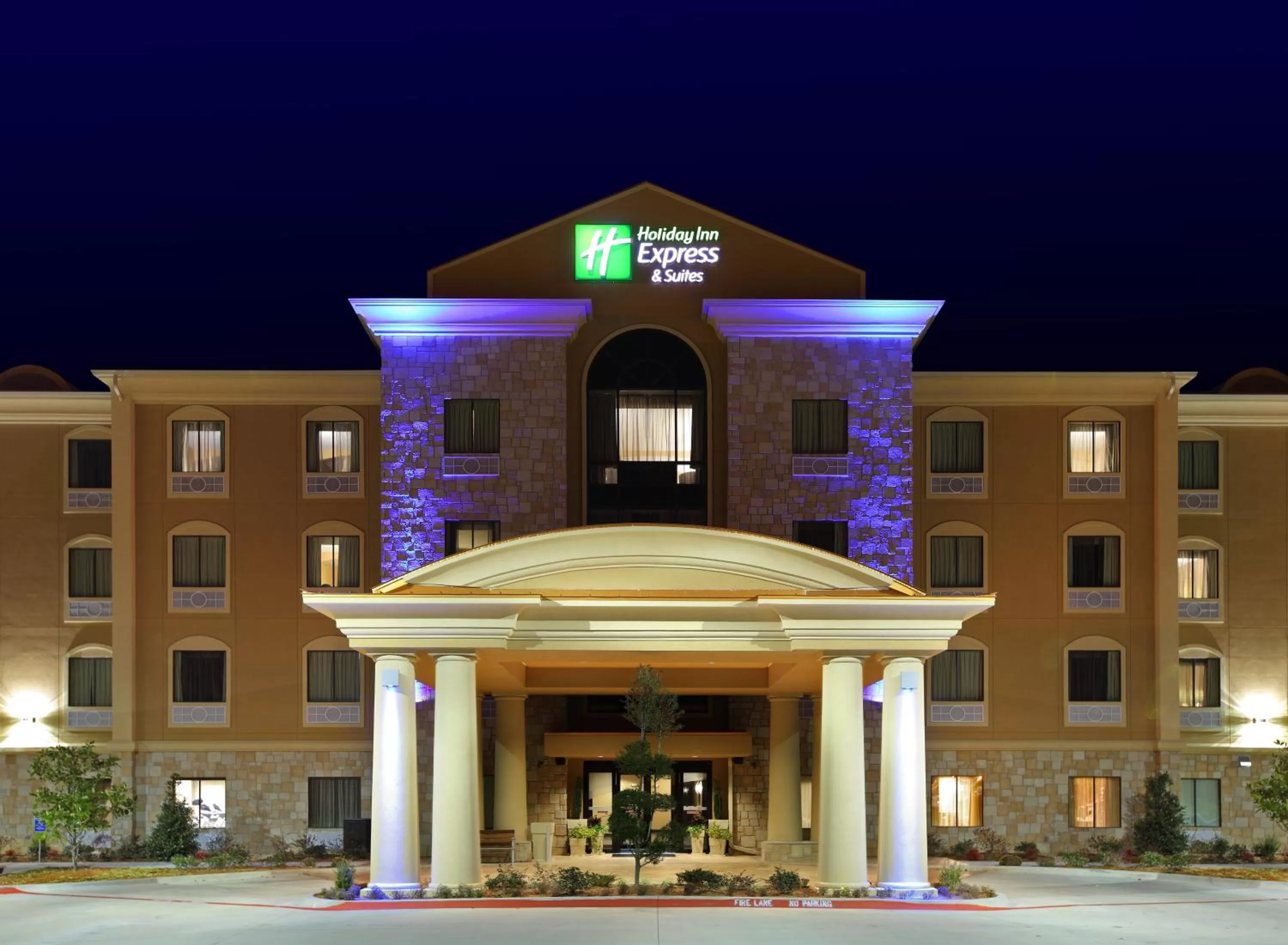 Property building in Holiday Inn Express Hotel & Suites Texarkana East by IHG