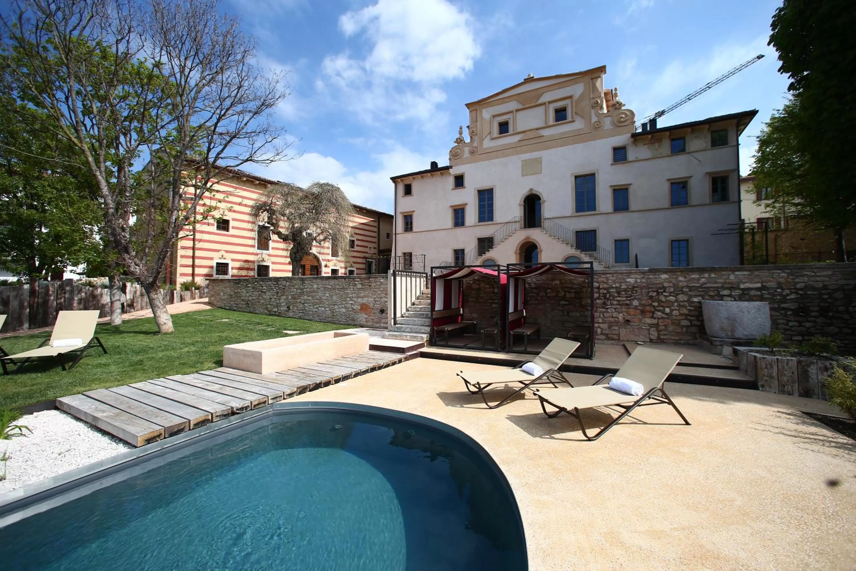 Swimming pool in Villa Balis Crema Verona Hills