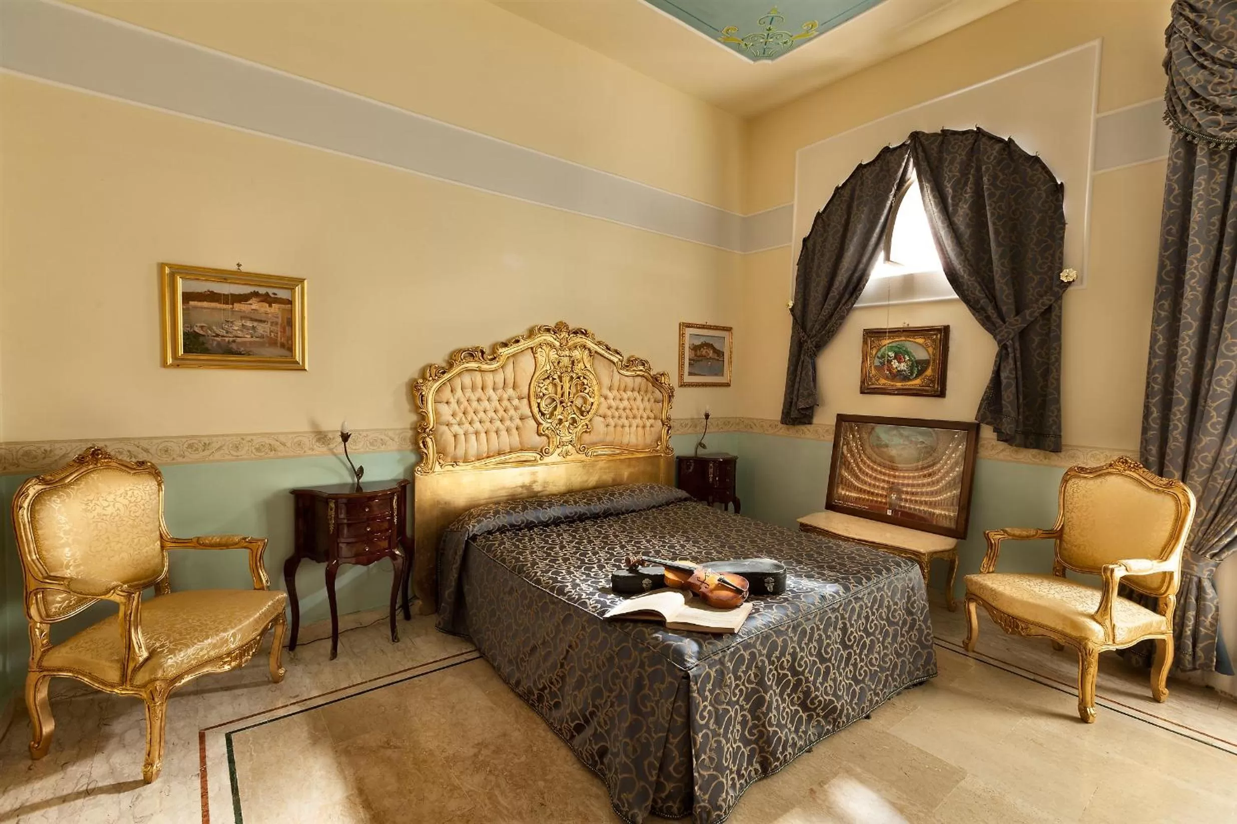 Photo of the whole room, Bed in Hotel Art Resort Galleria Umberto