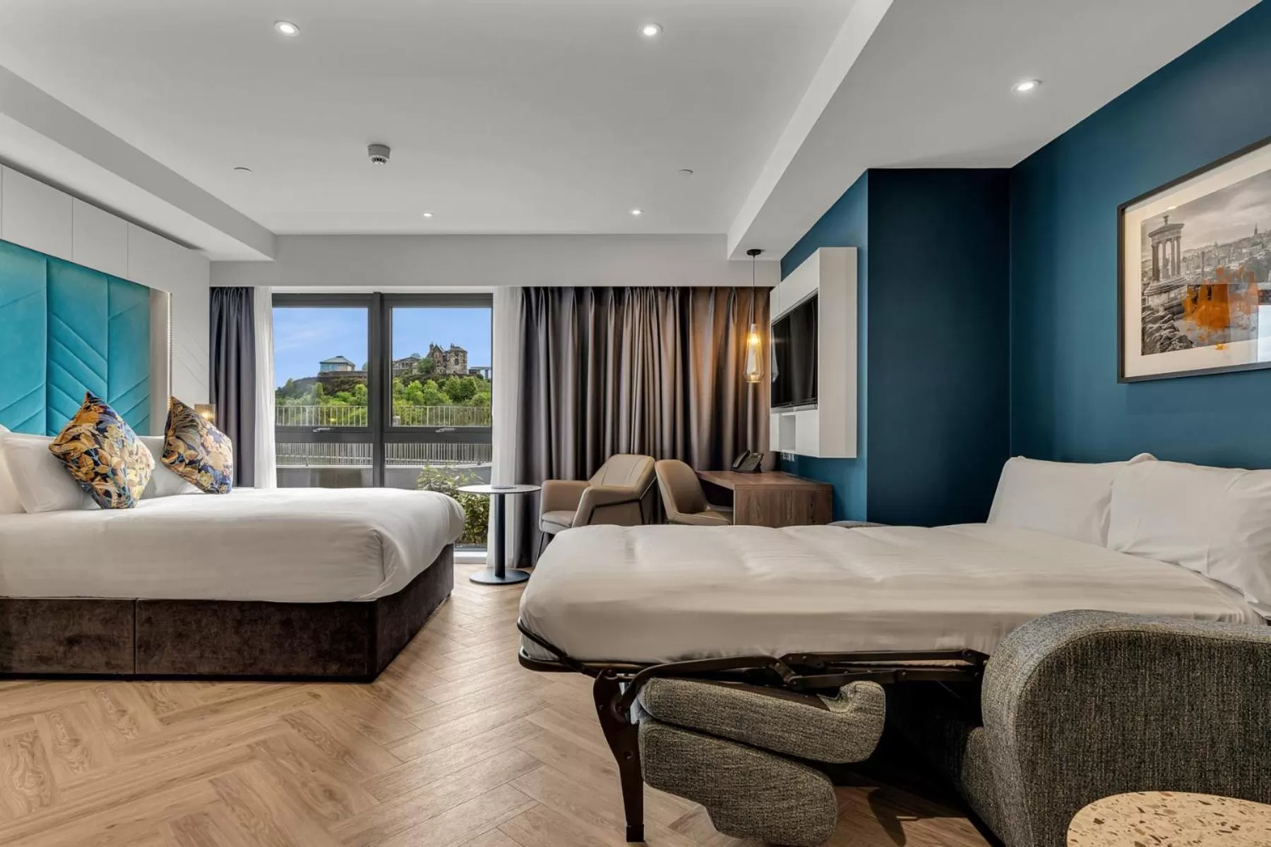 Bedroom, Bed in Roomzzz Edinburgh